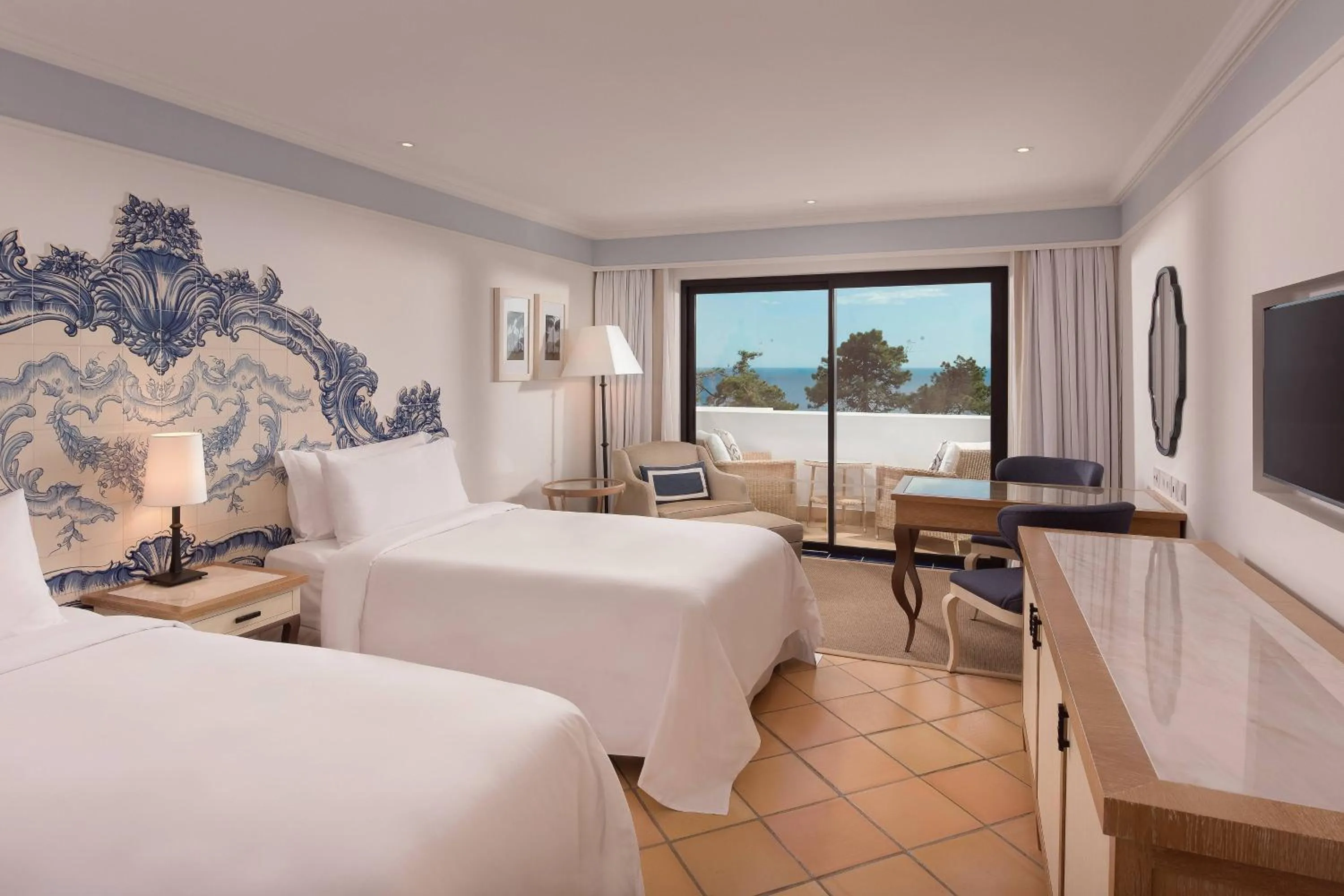 Photo of the whole room, Bed in Pine Cliffs Hotel, a Luxury Collection Resort, Algarve