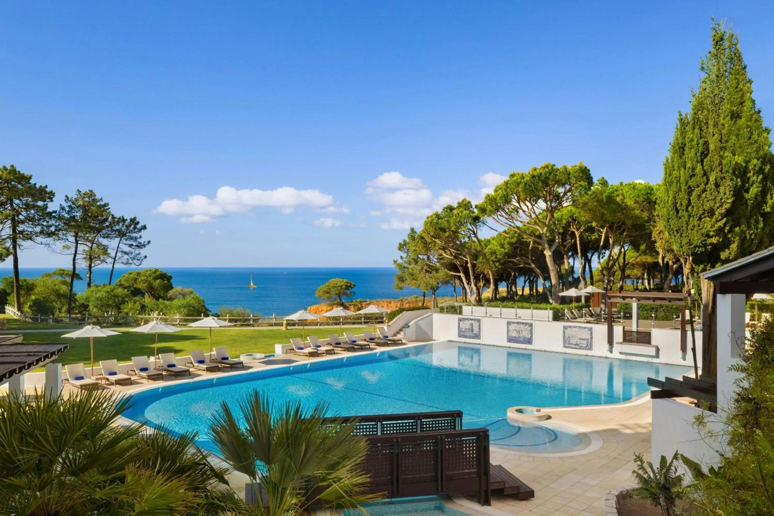 Swimming pool in Pine Cliffs Hotel, a Luxury Collection Resort, Algarve