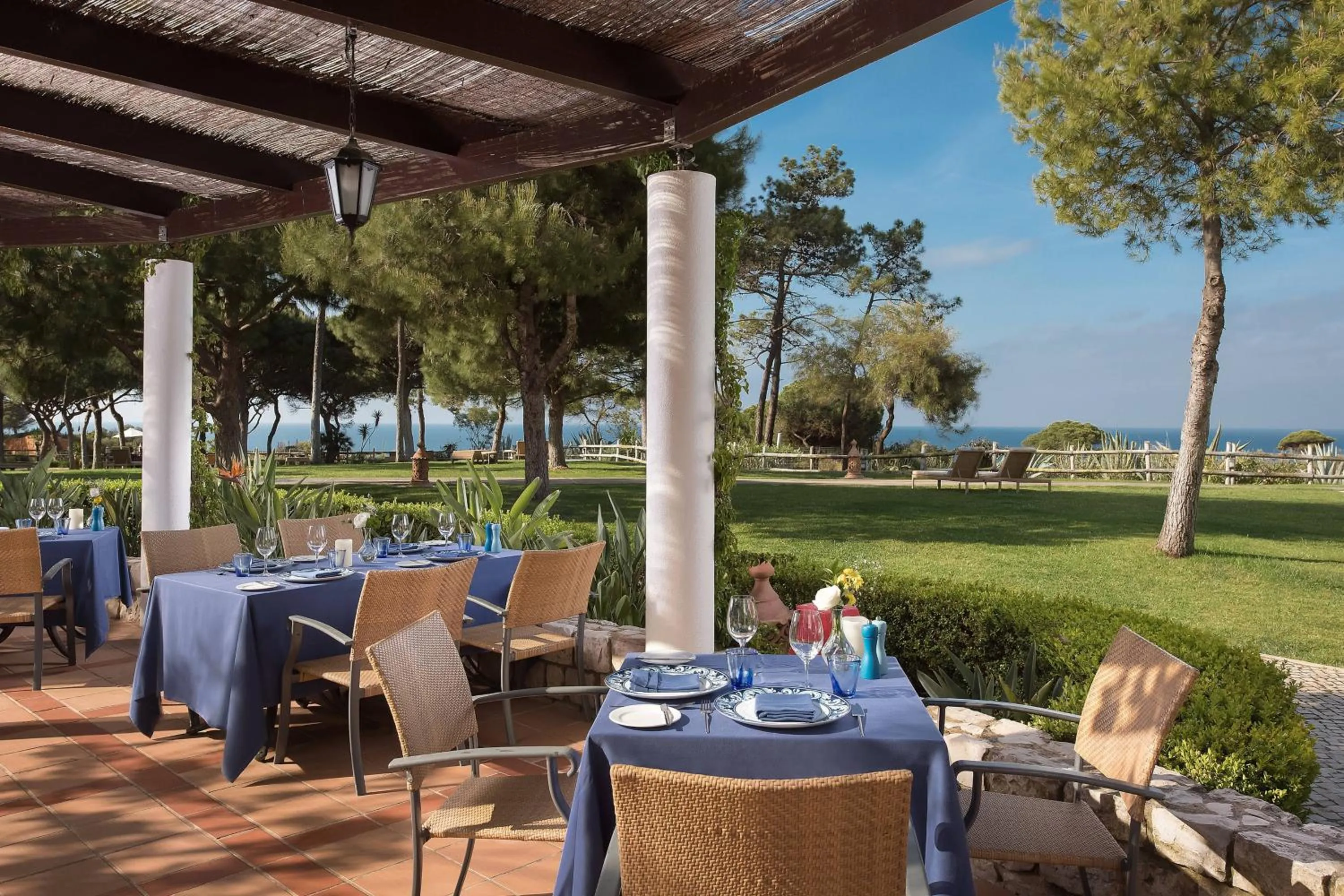Restaurant/places to eat in Pine Cliffs Hotel, a Luxury Collection Resort, Algarve