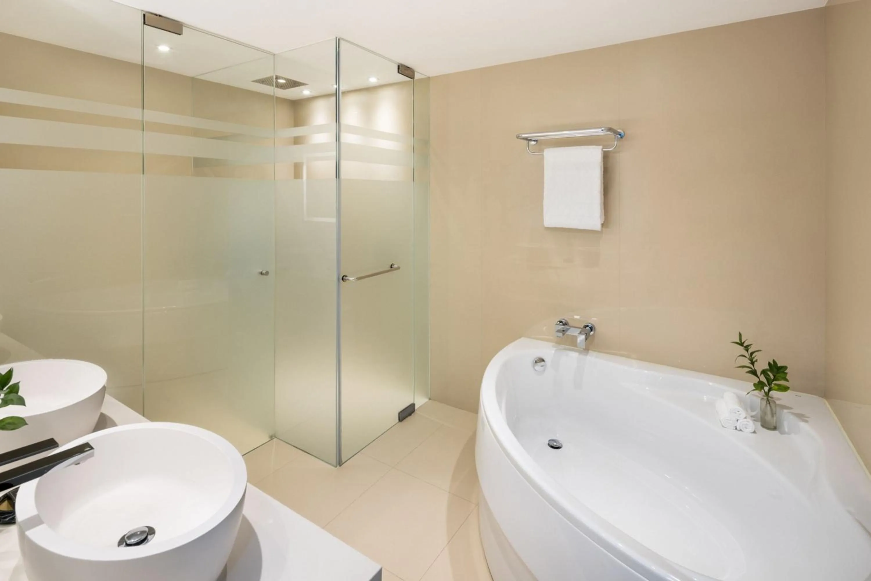 Bathroom in Pine Cliffs Hotel, a Luxury Collection Resort, Algarve