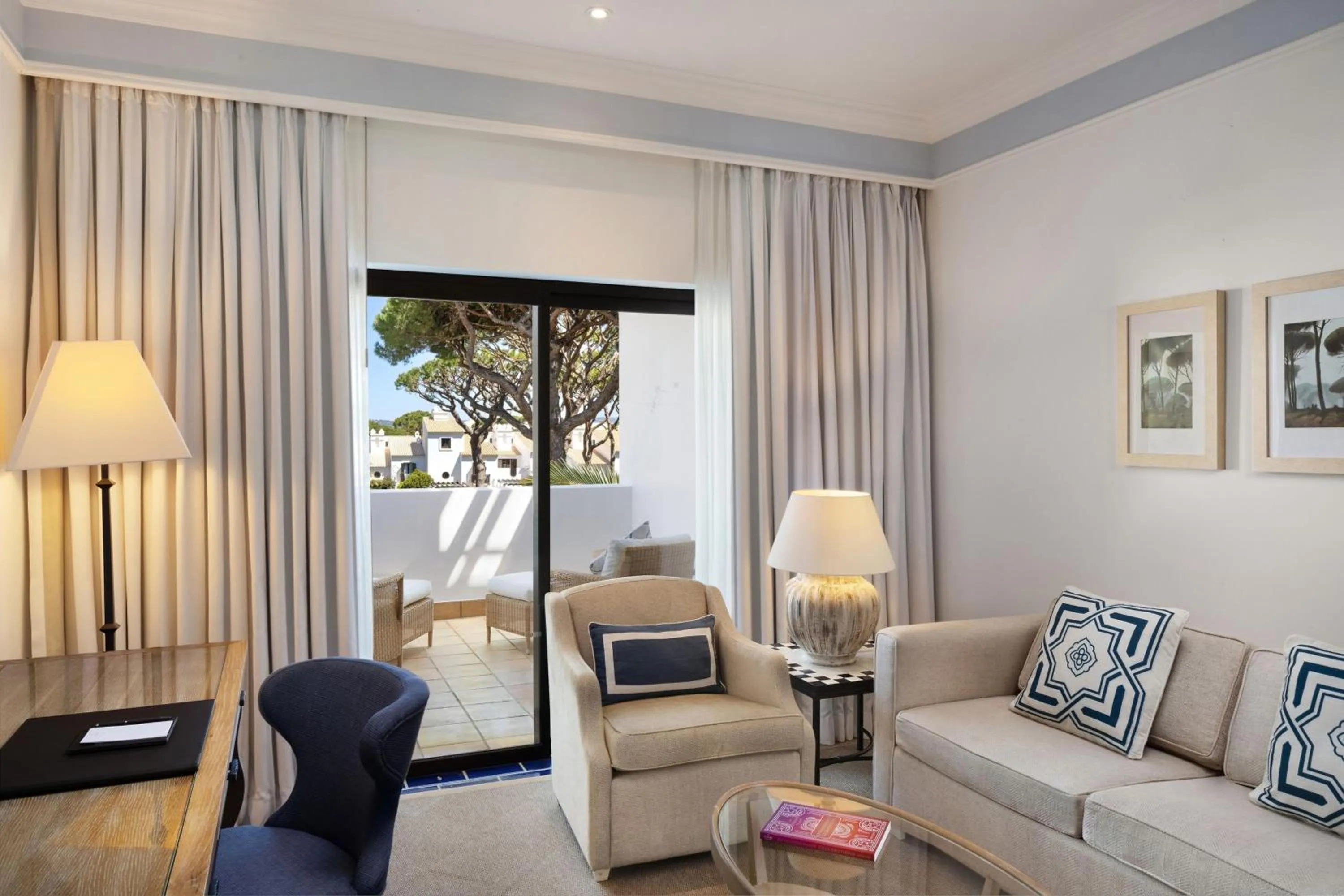 Living room in Pine Cliffs Hotel, a Luxury Collection Resort, Algarve
