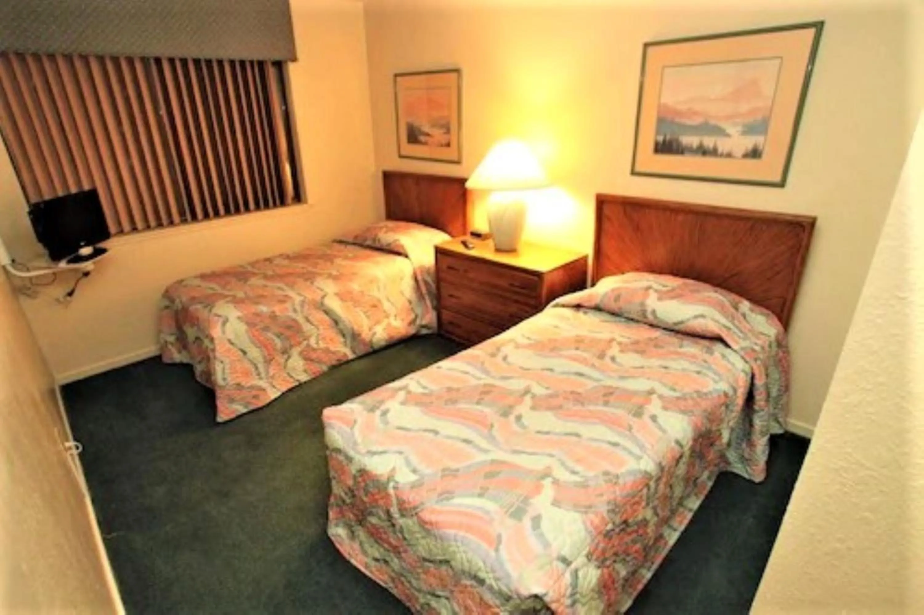 Bed in Tahoe Summit Village