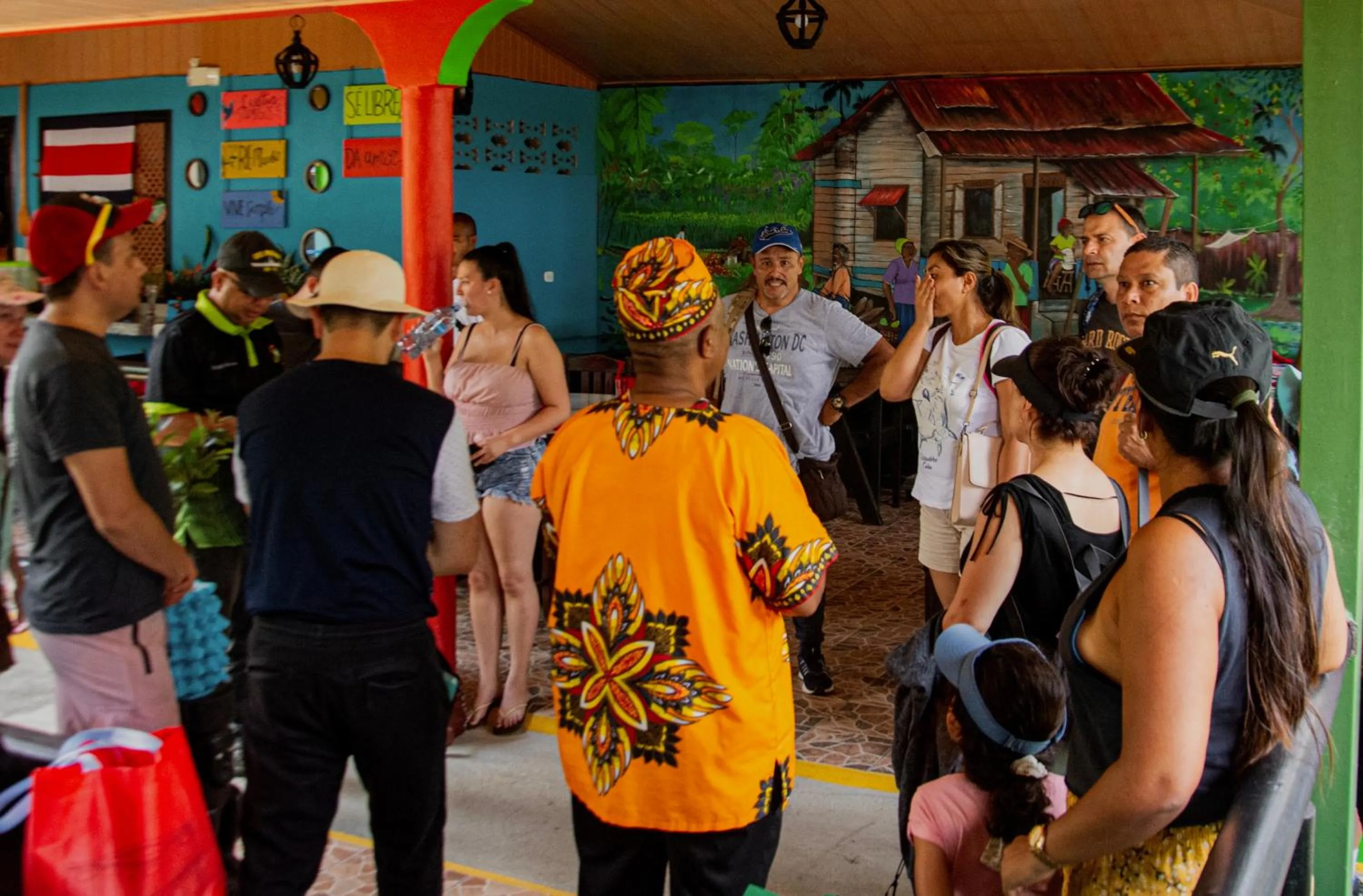 People in Hotel El Icaco Tortuguero