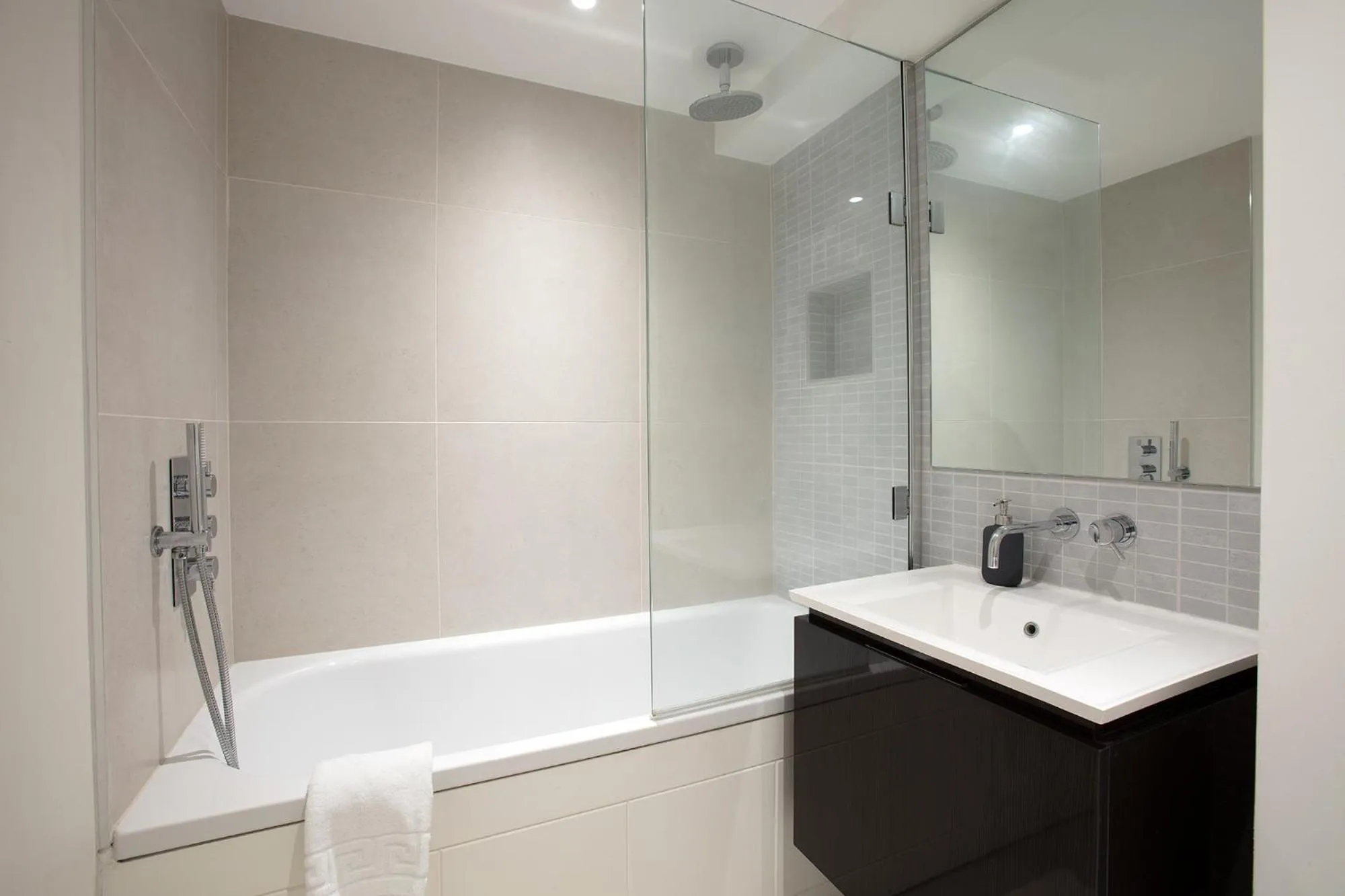 Hampden Apartments - The George