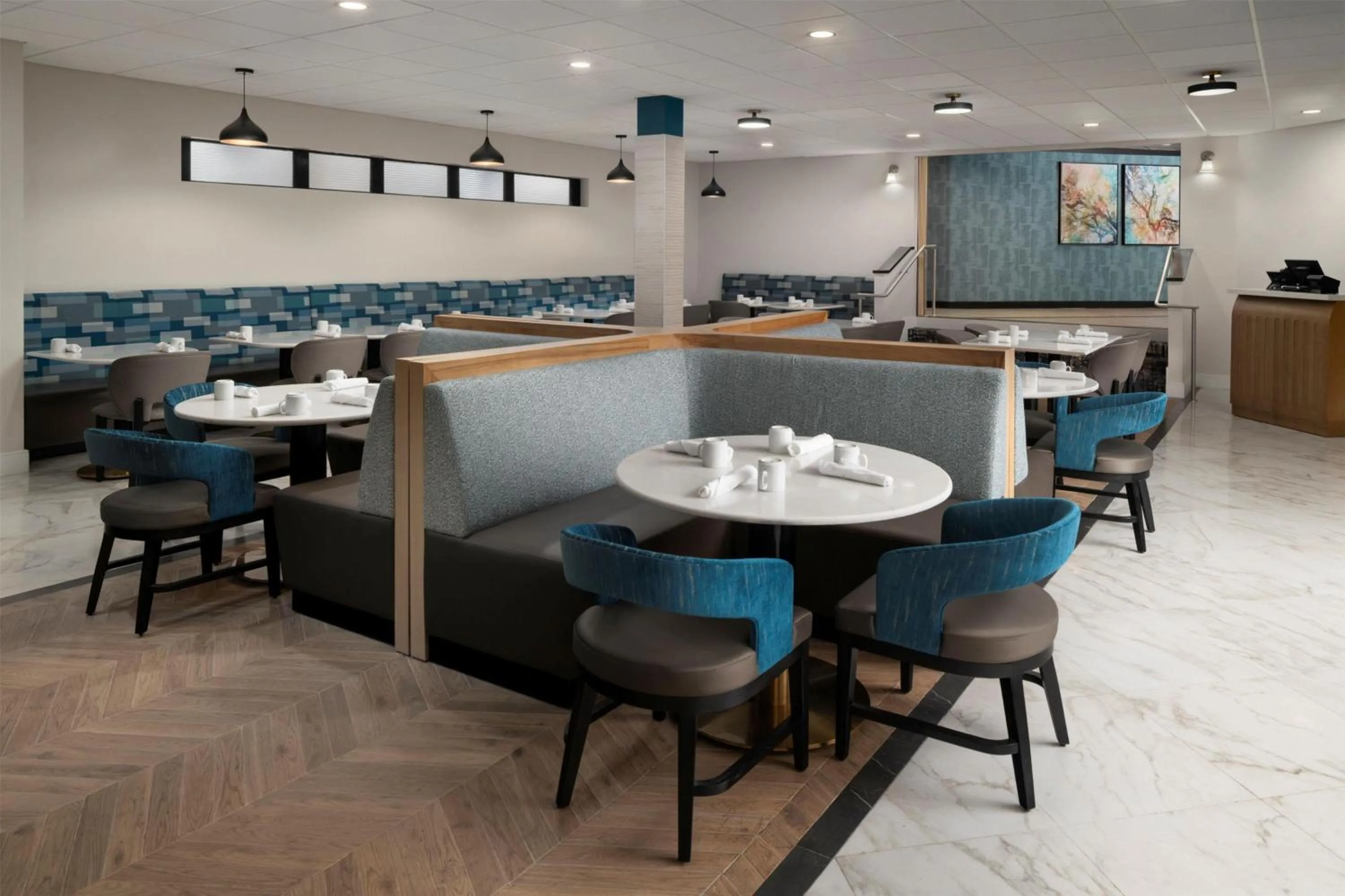 Restaurant/places to eat in DoubleTree by Hilton Richmond - Midlothian