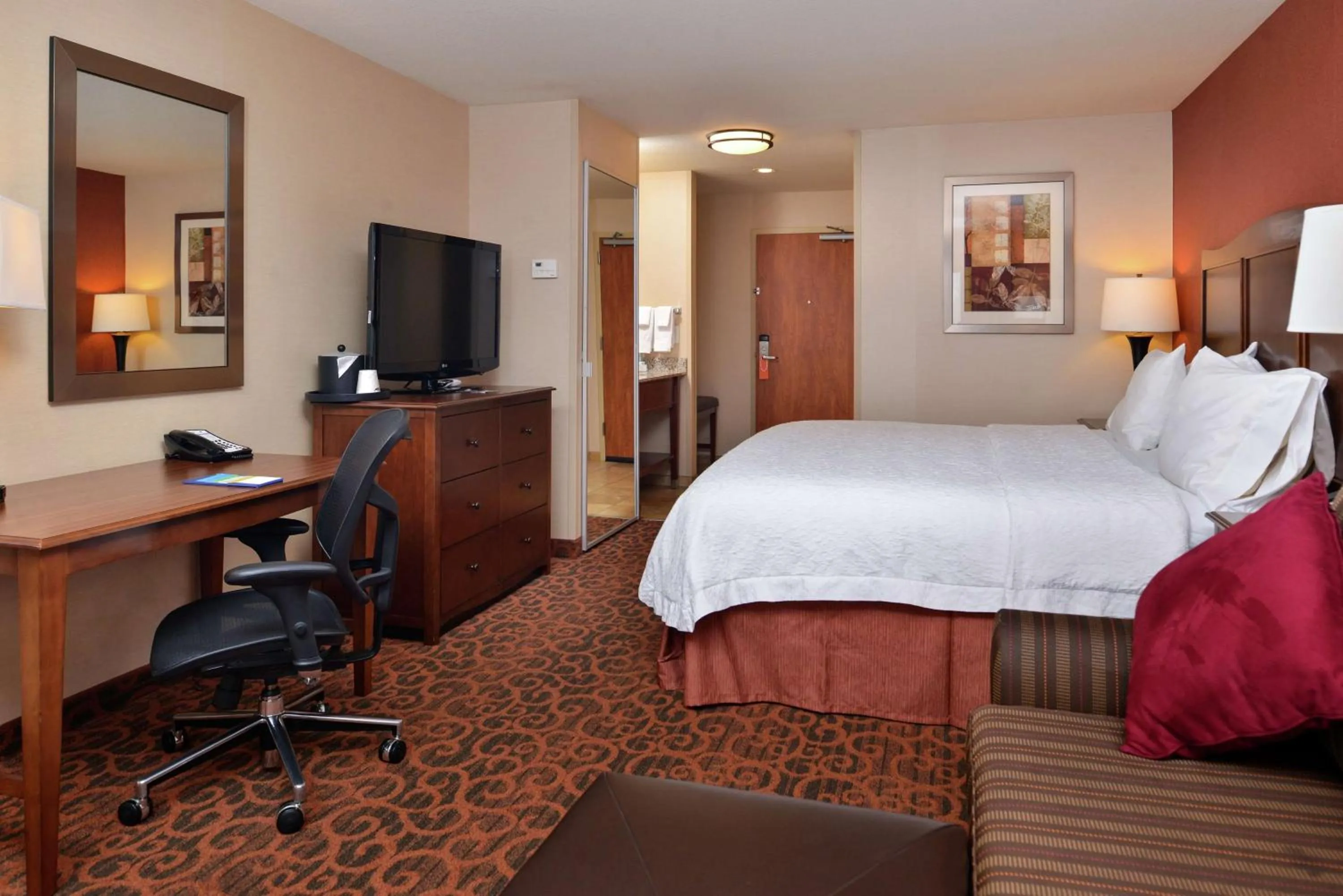 Bedroom, Bed in Hampton Inn Idaho Falls / Airport
