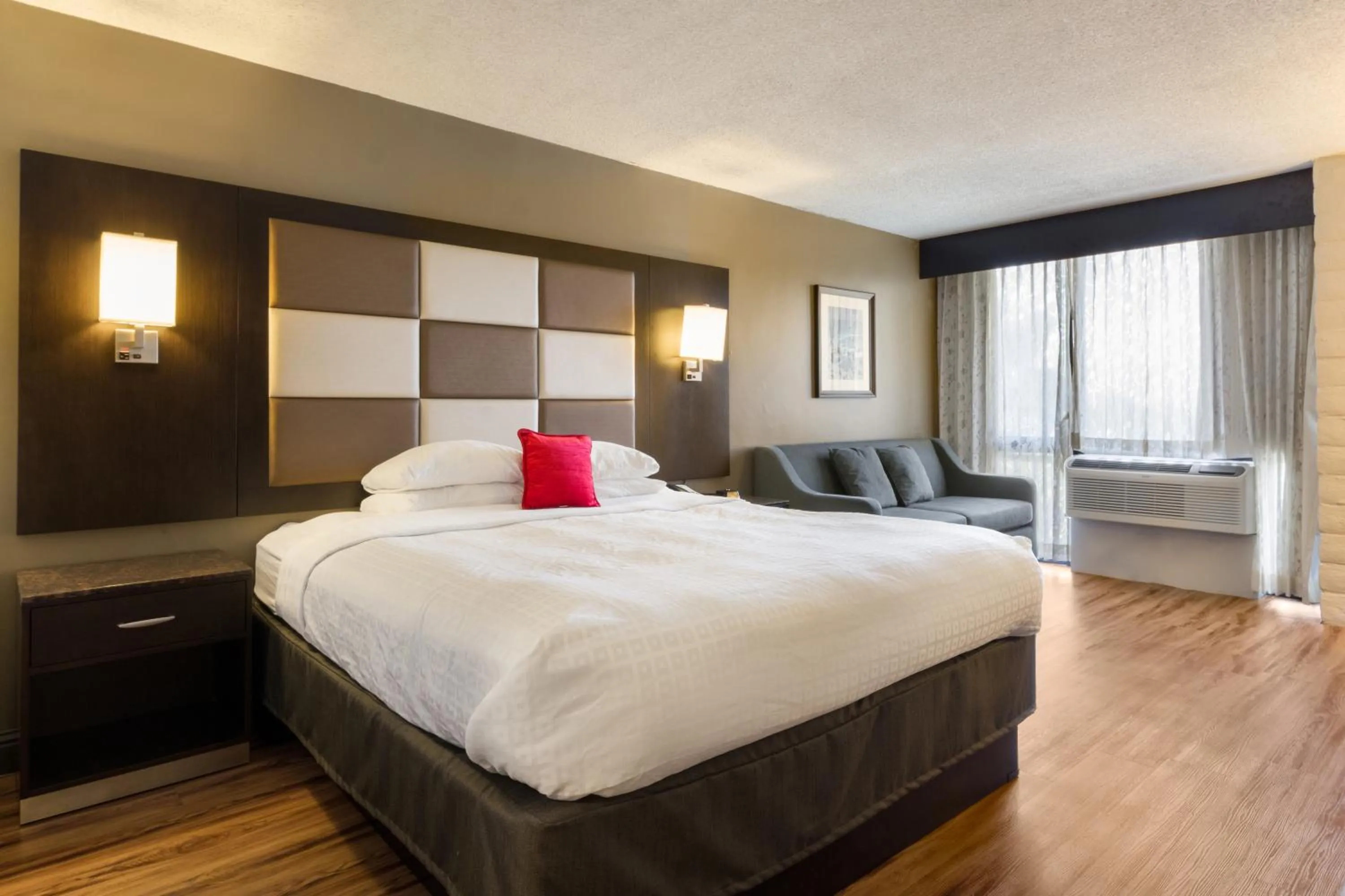 Bed in Red Lion Hotel Monterey