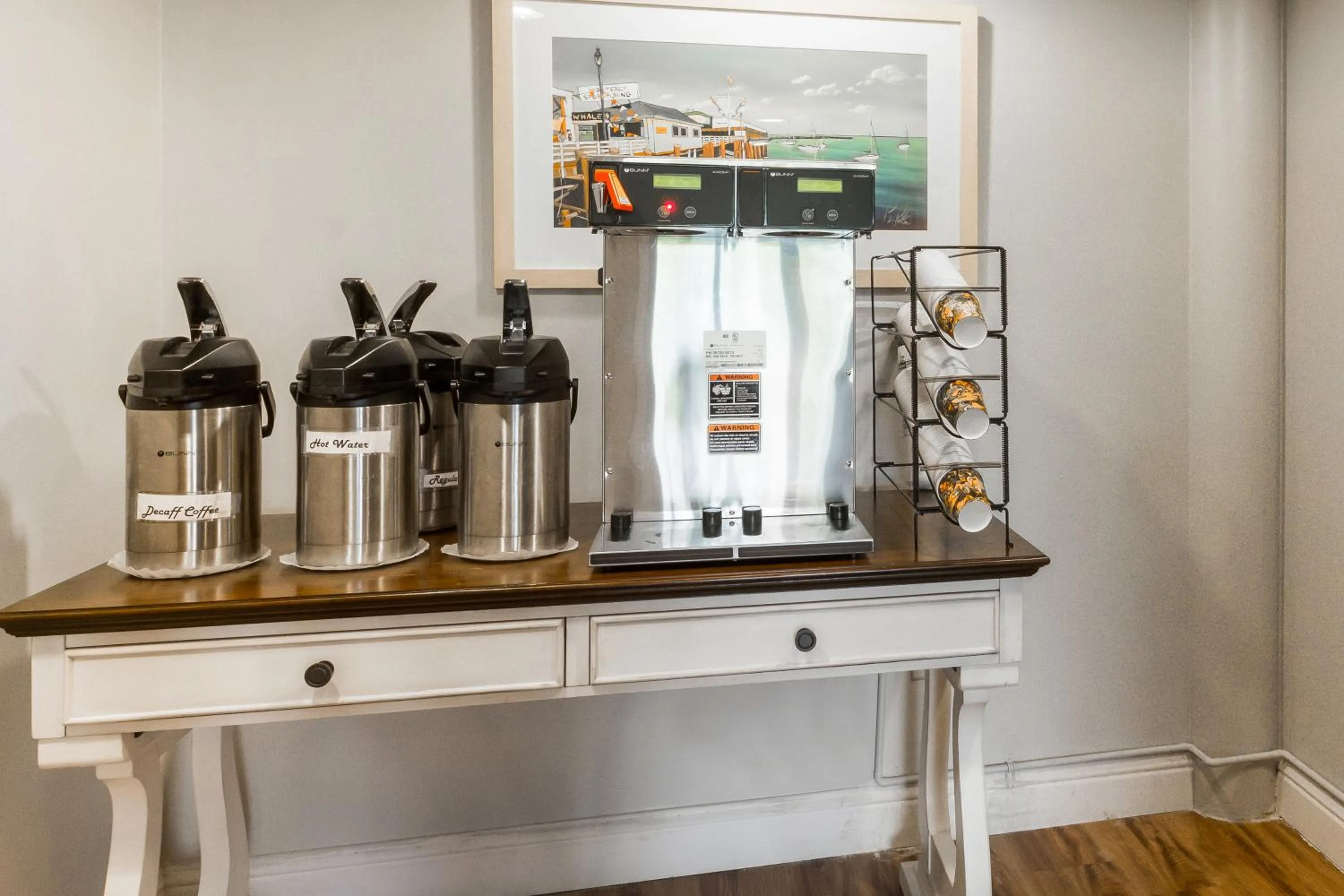 Coffee/tea facilities in Red Lion Hotel Monterey