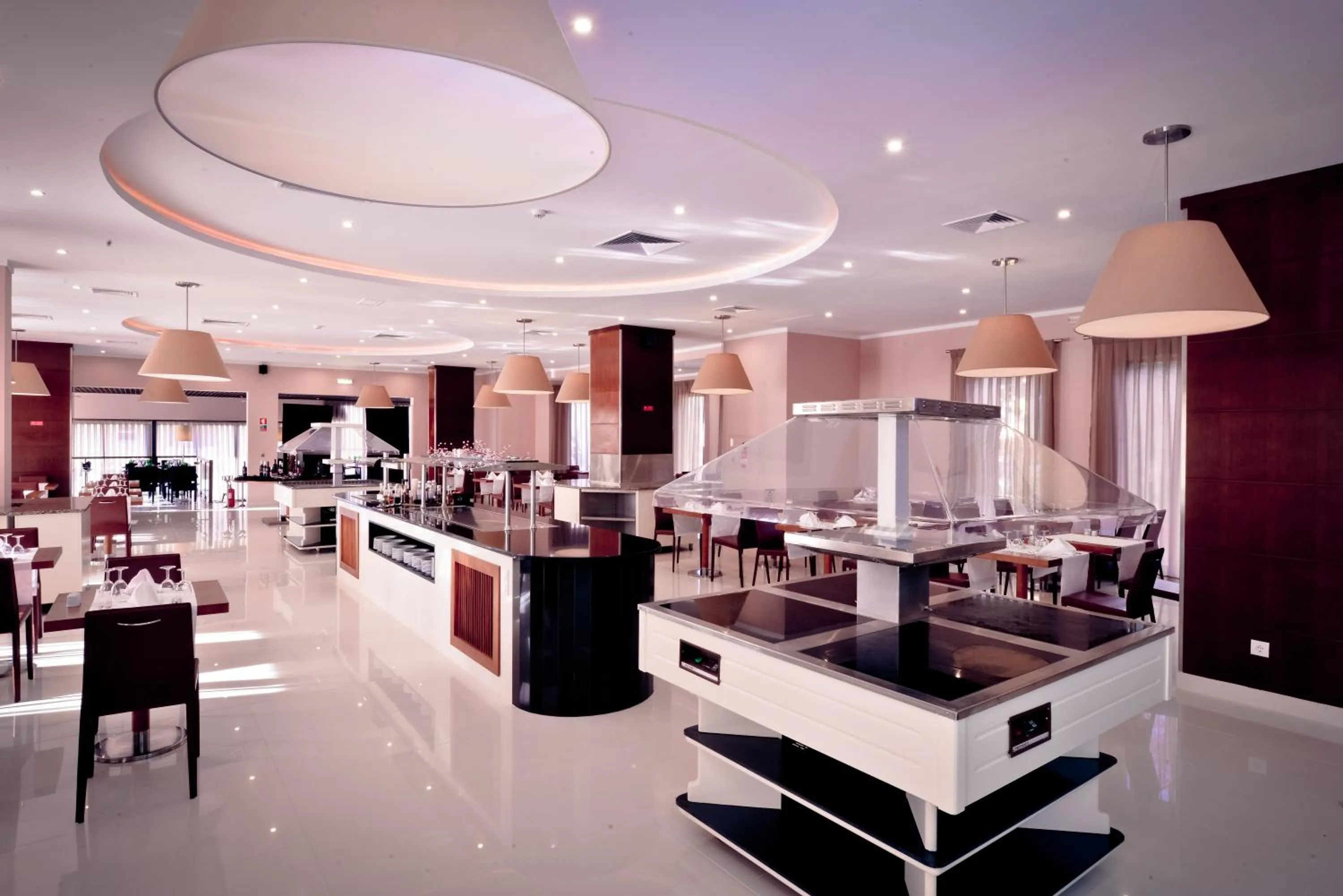 Restaurant/places to eat in Vila Gale Marina