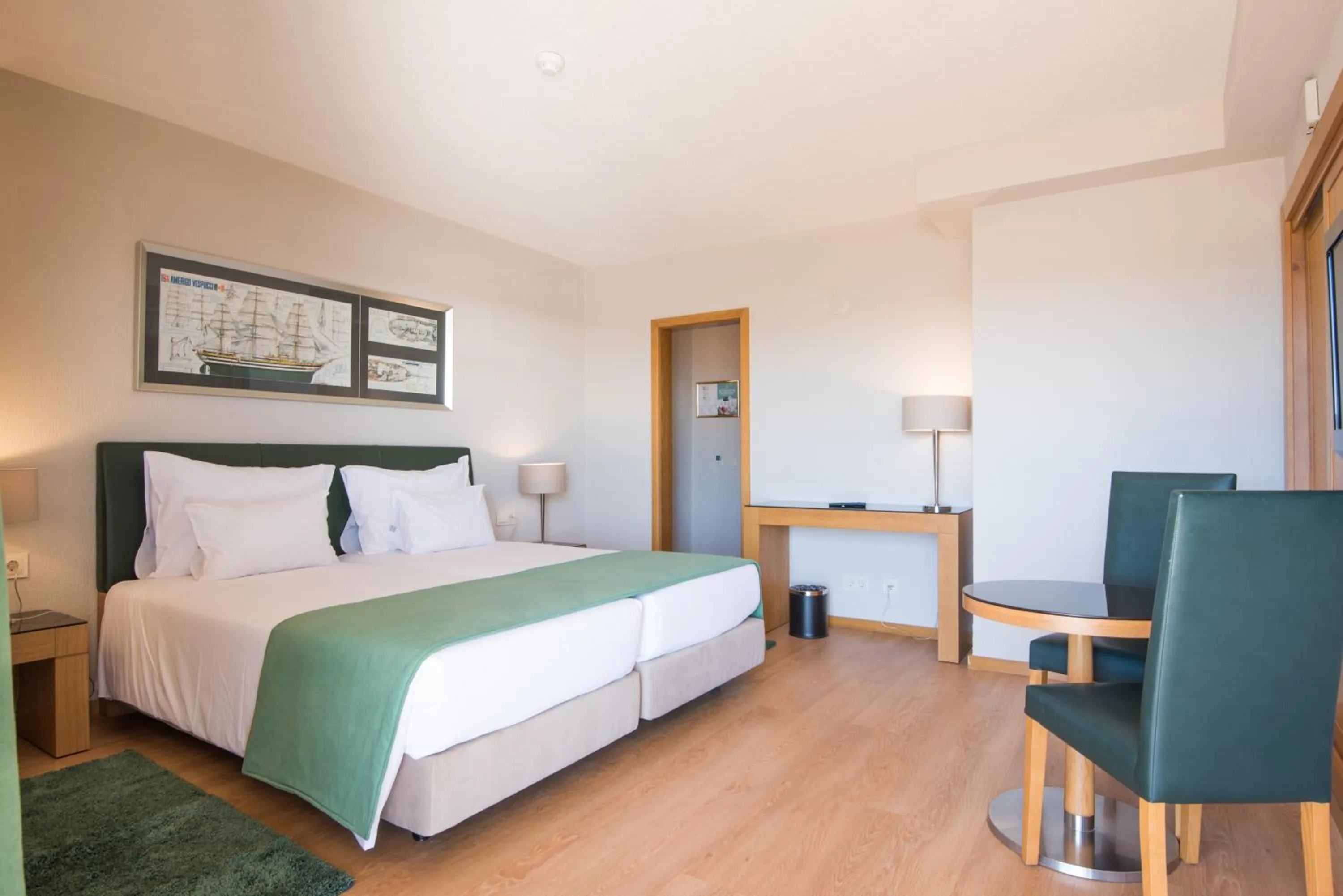 Bedroom, Bed in Vila Gale Marina