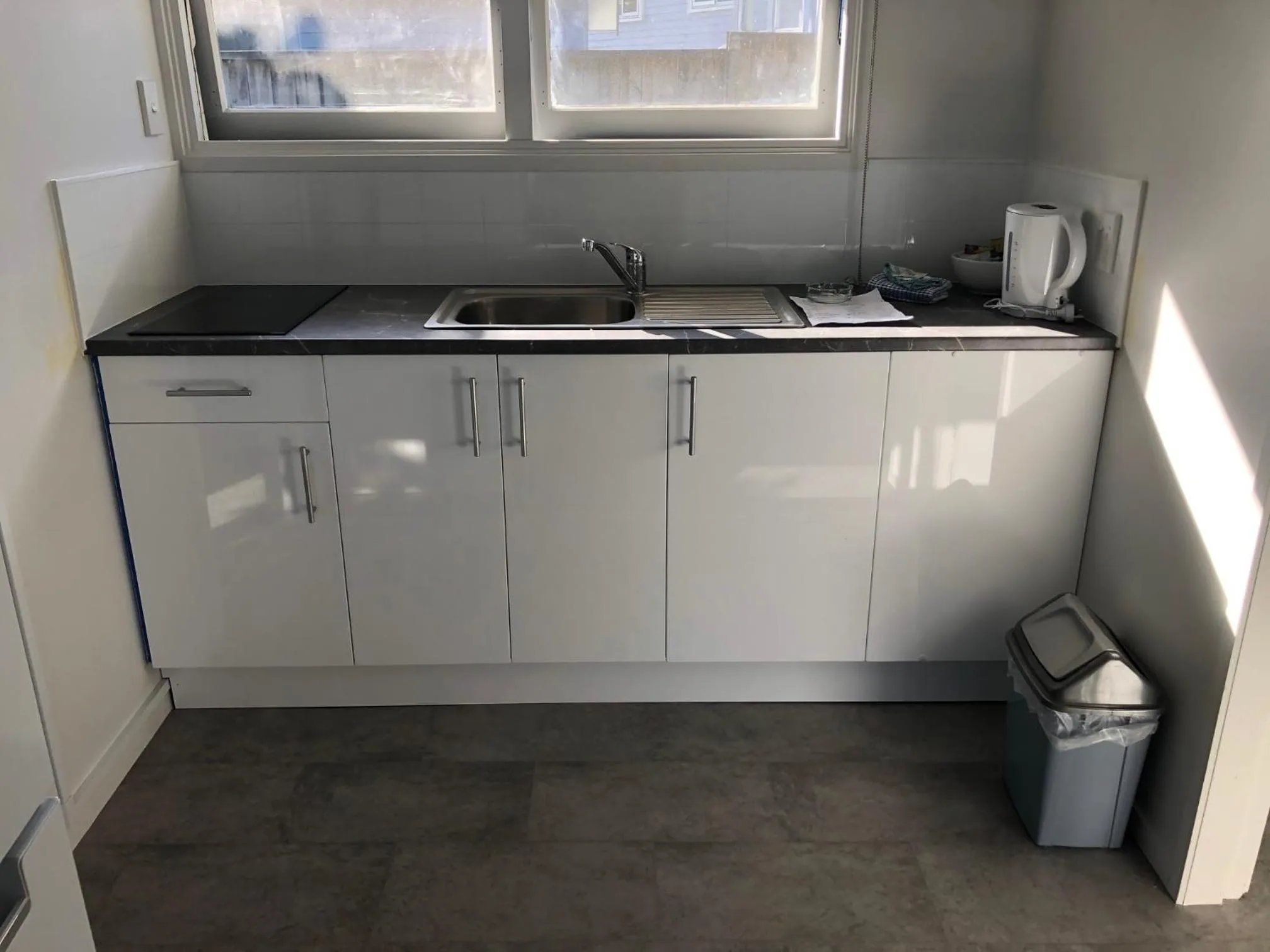 Kitchen or kitchenette in Ambassador Motor Inn