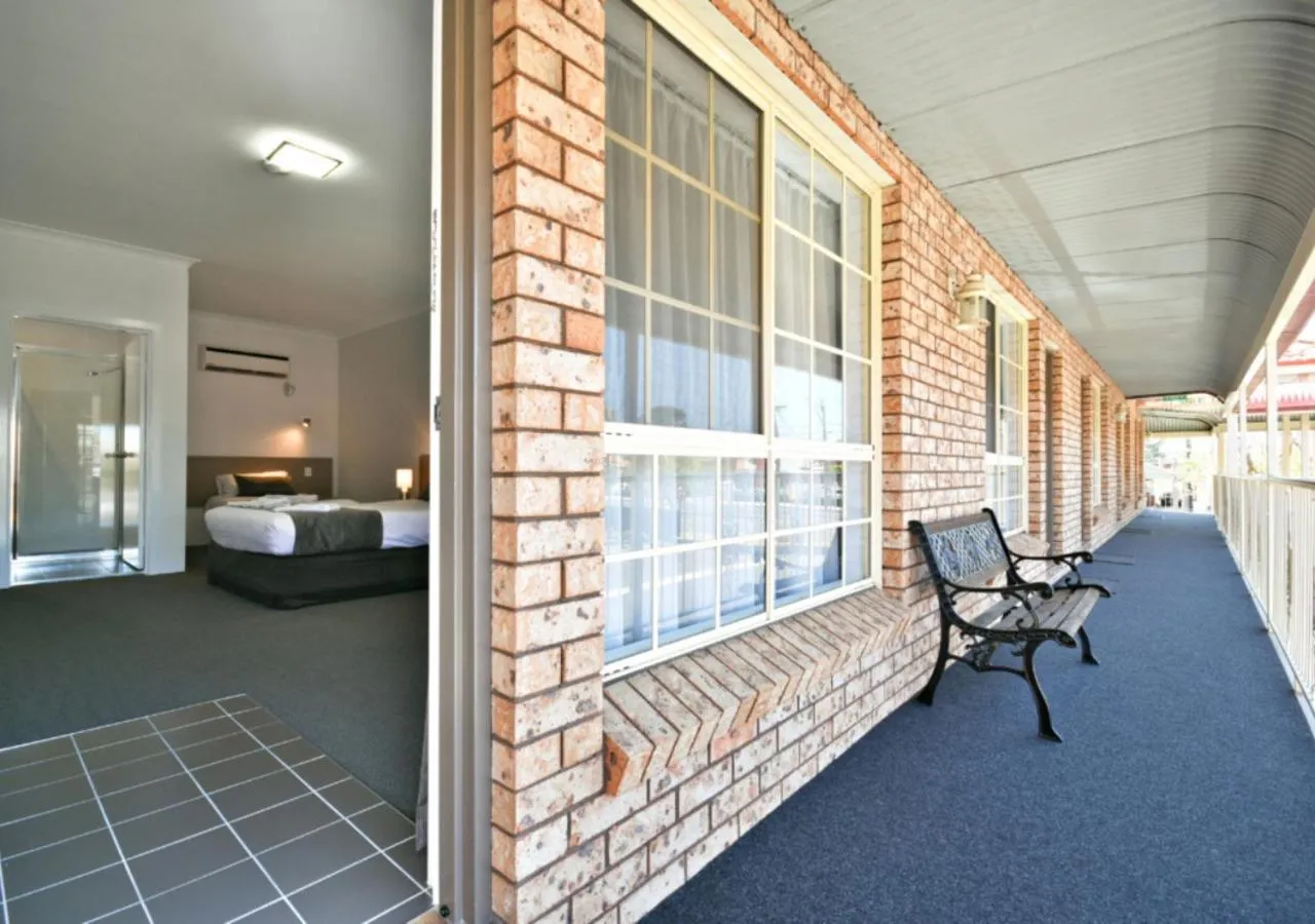 Bedroom in The Aberdeen Motel