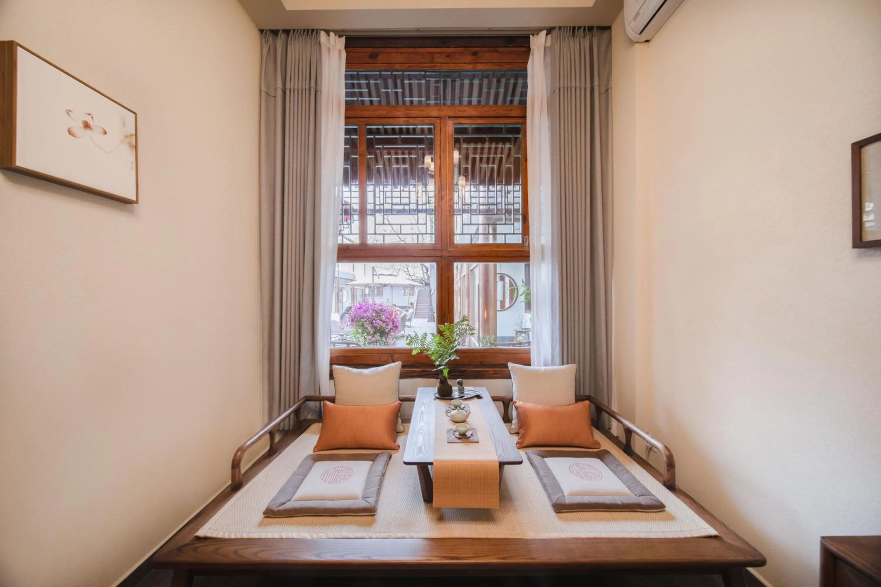 Living room in Guipu Beihai Courtyard Hotel Beijing