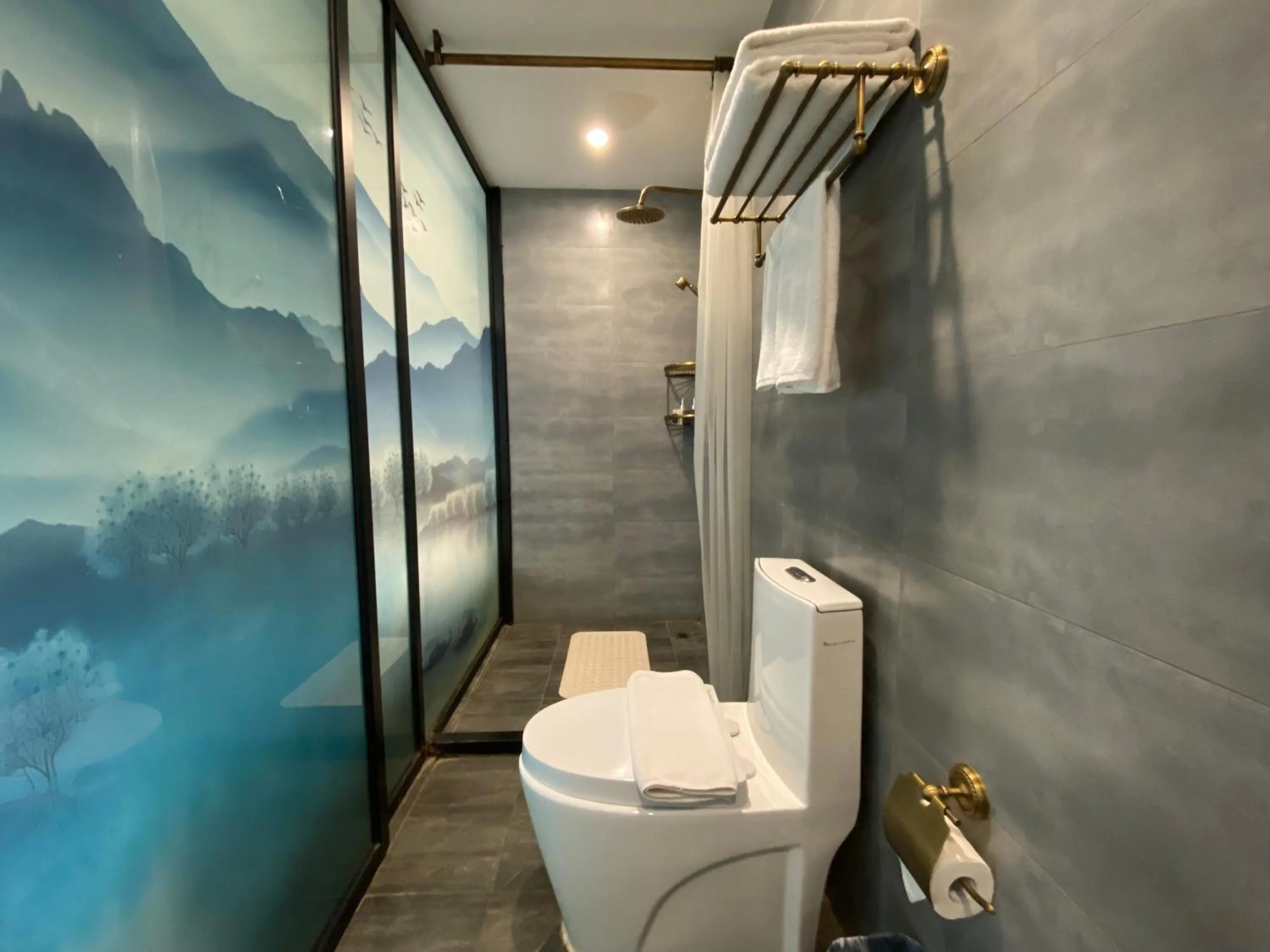 Toilet in Guipu Beihai Courtyard Hotel Beijing