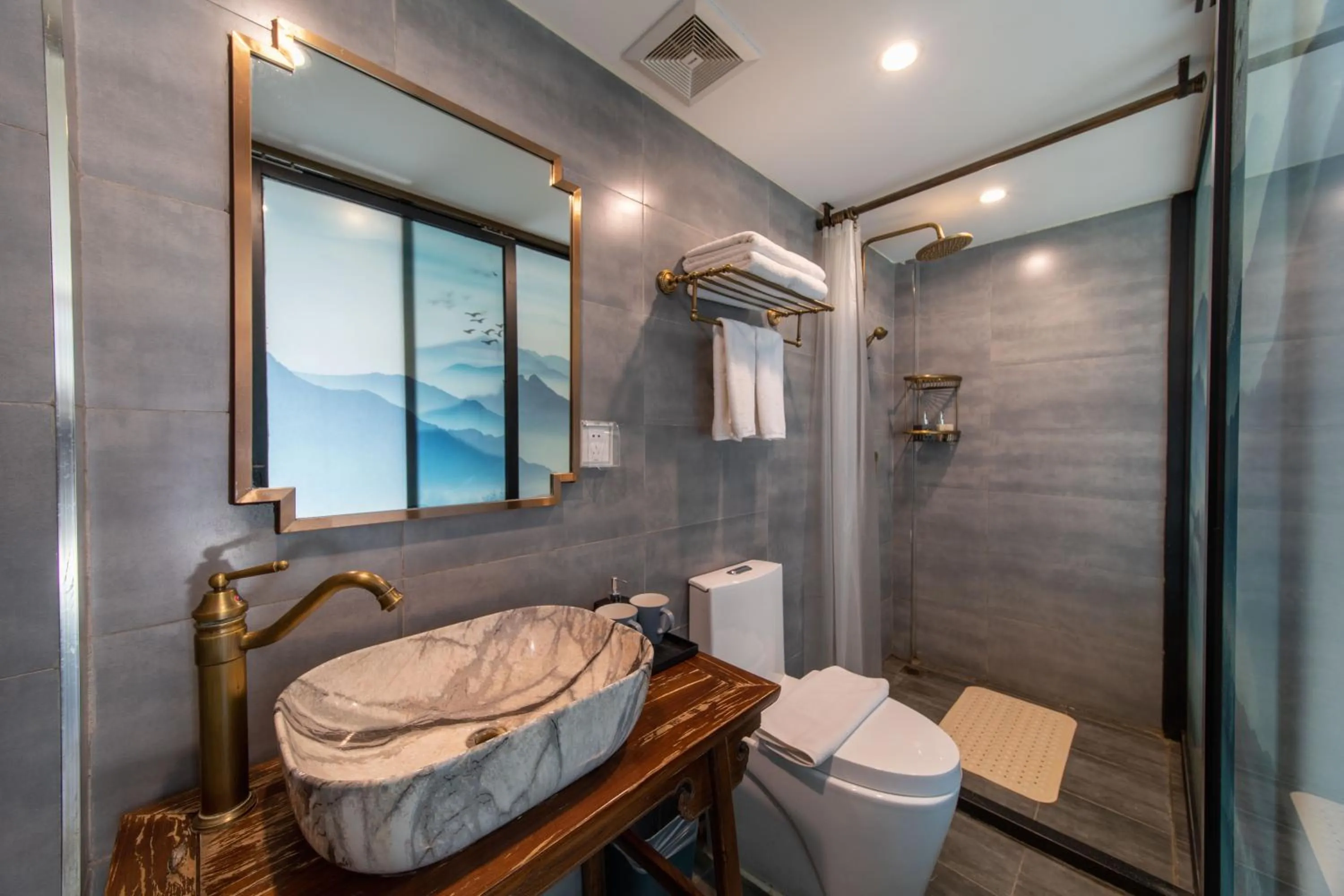 Toilet in Guipu Beihai Courtyard Hotel Beijing