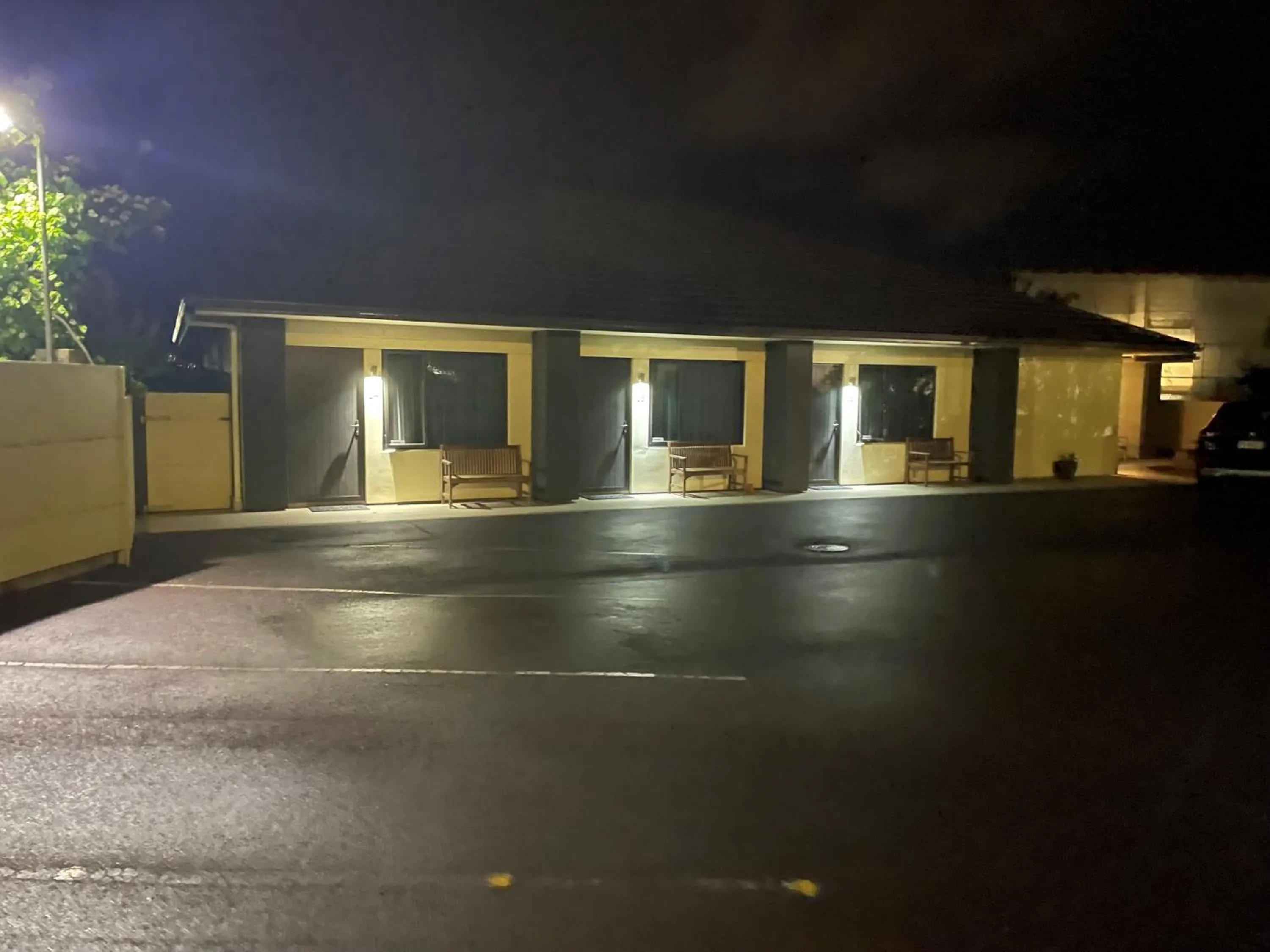 Property building in Kauri Court Motel and Apartments