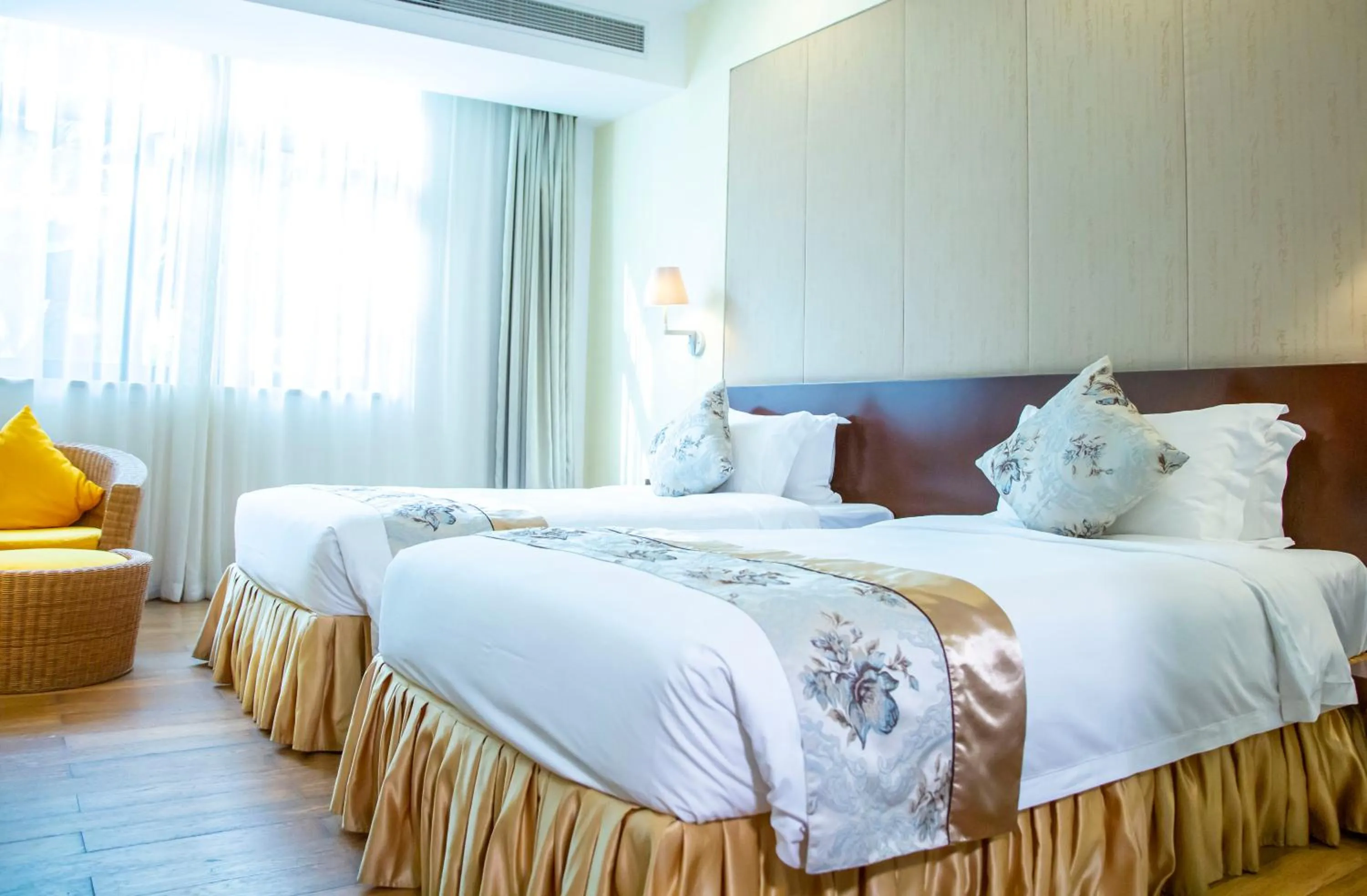 Bed in Sanya Serenity Coast Marina Hotel