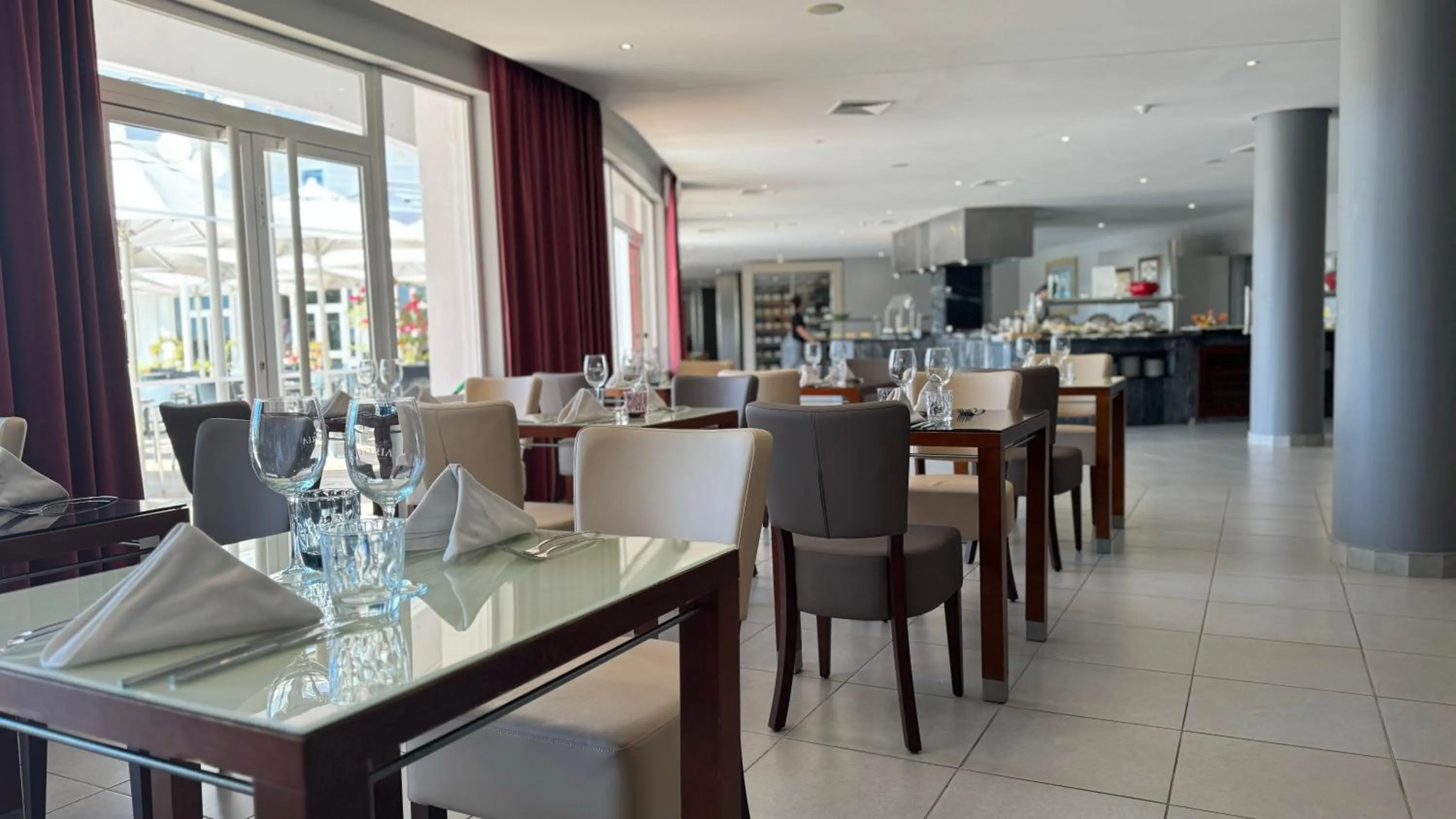 Restaurant/places to eat in Vila Gale Nautico