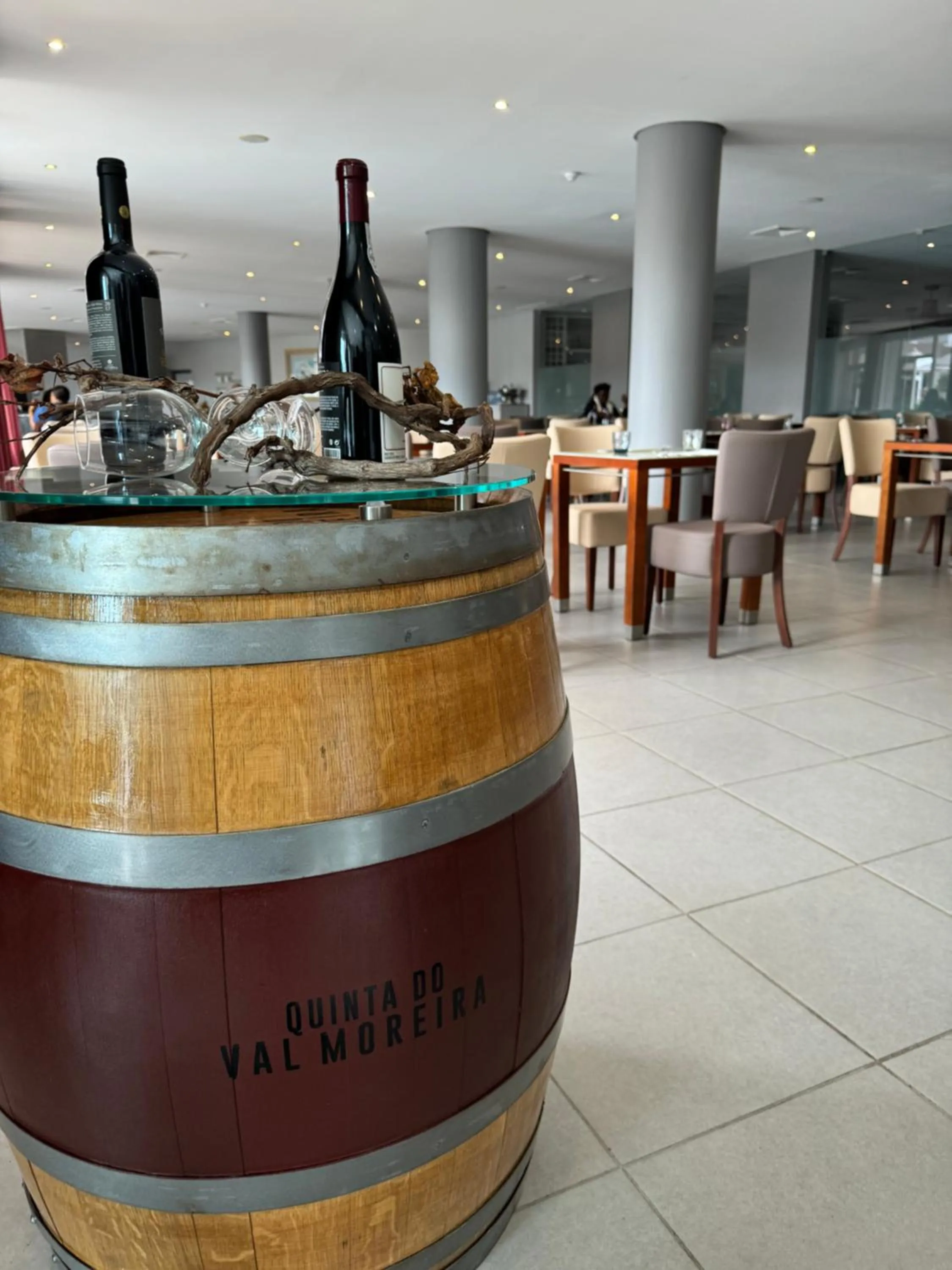 Restaurant/places to eat in Vila Gale Nautico