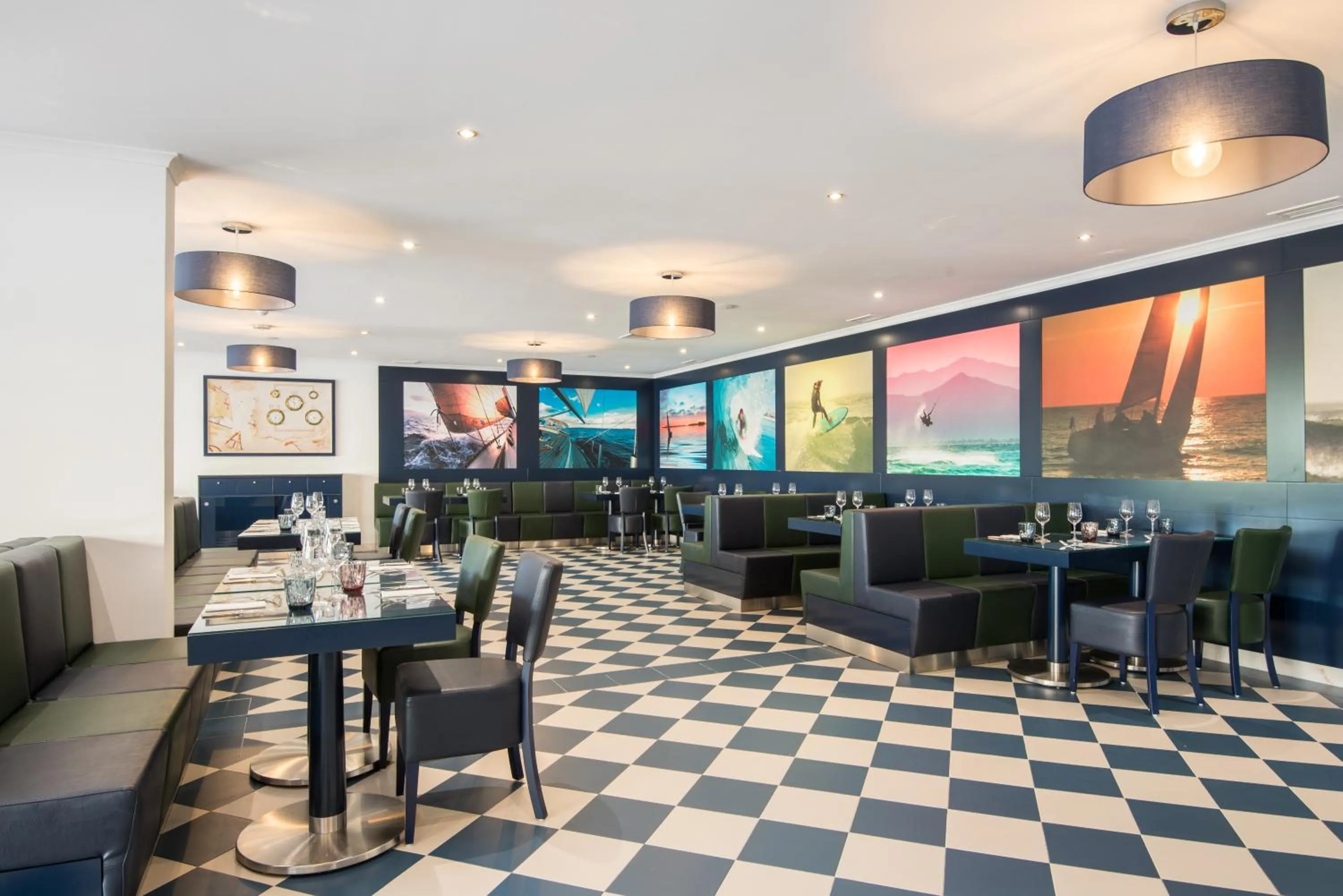 Restaurant/places to eat in Vila Gale Nautico