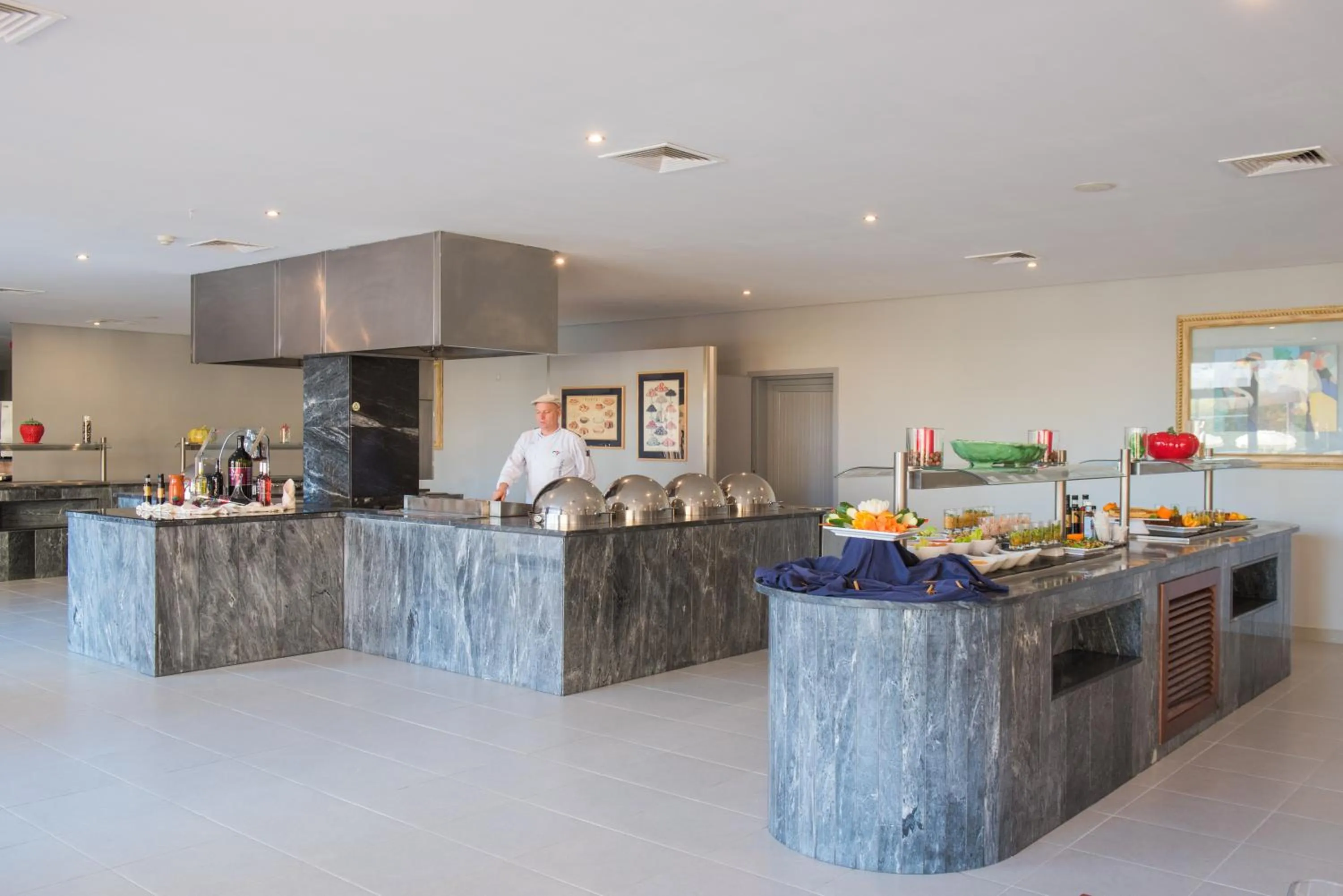 Restaurant/places to eat in Vila Gale Nautico