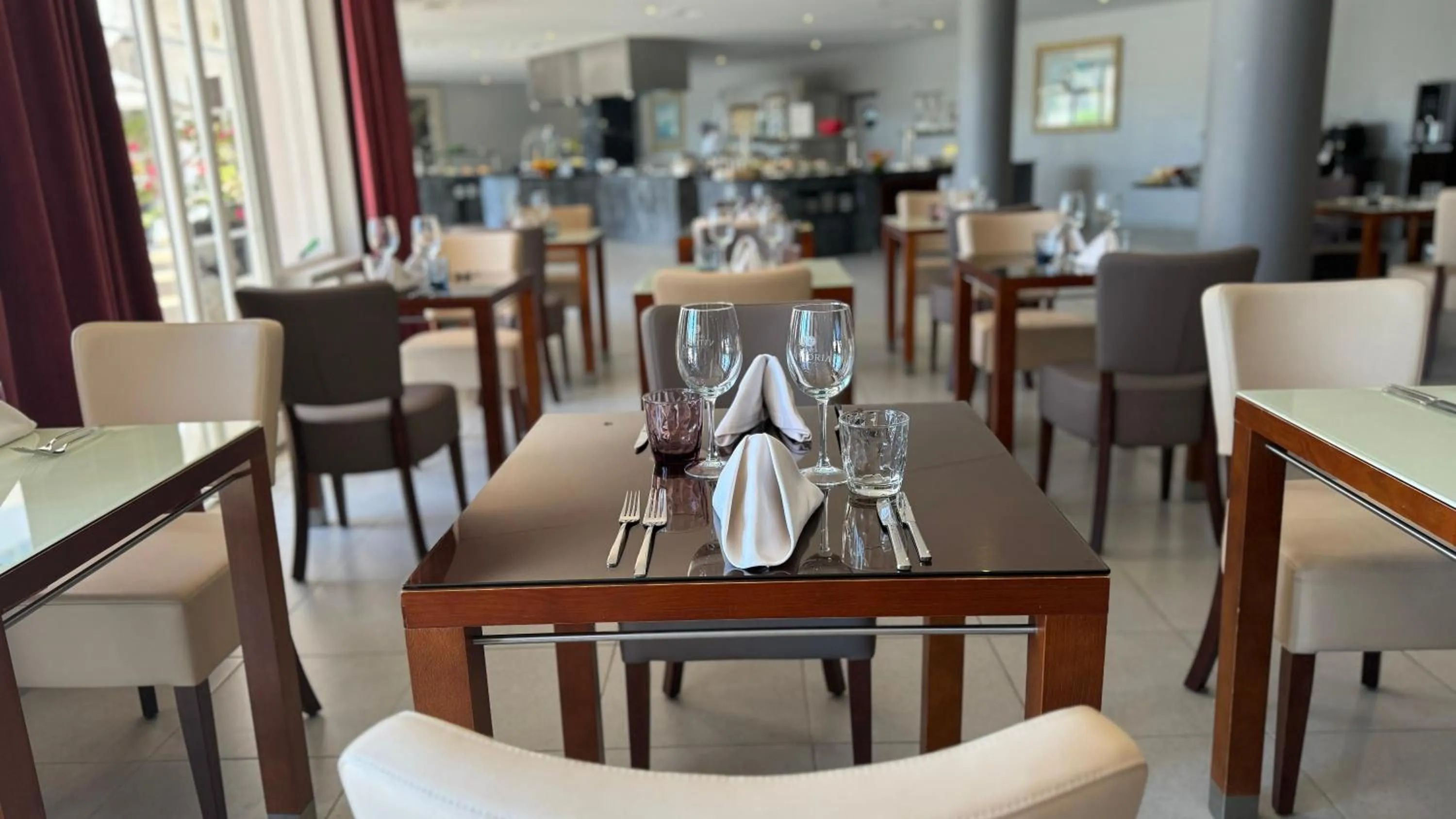 Restaurant/places to eat in Vila Gale Nautico