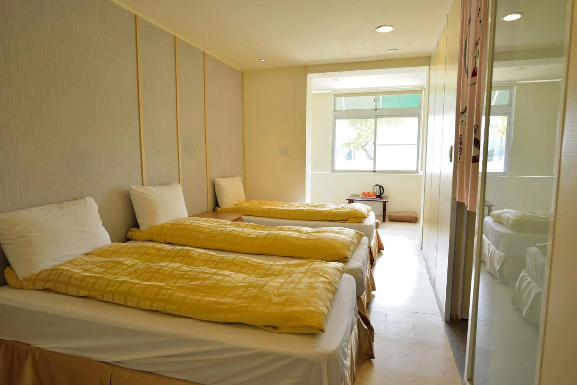 Bed in Chengching Lakefront Resort