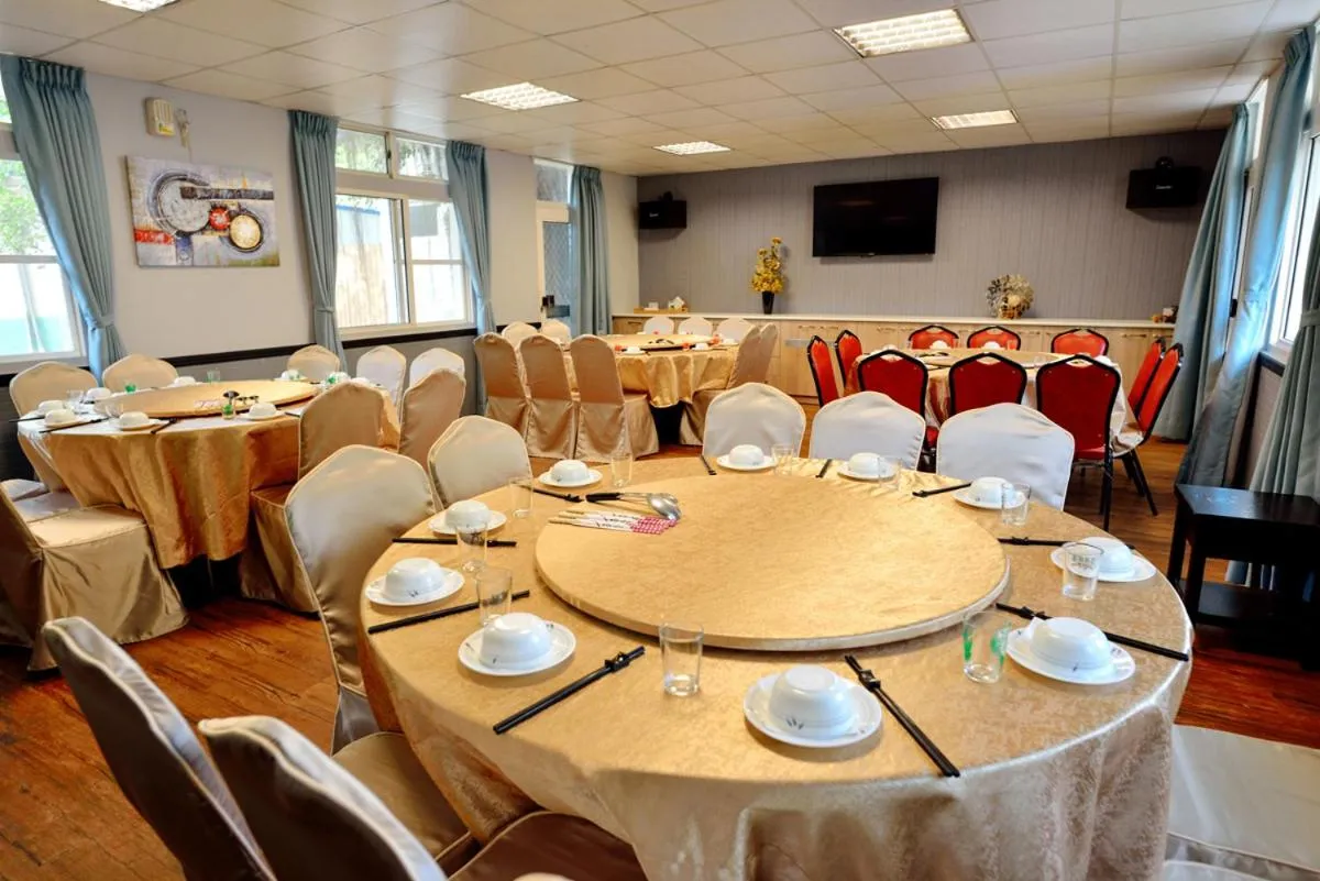 Restaurant/places to eat, Banquet Facilities in Chengching Lakefront Resort