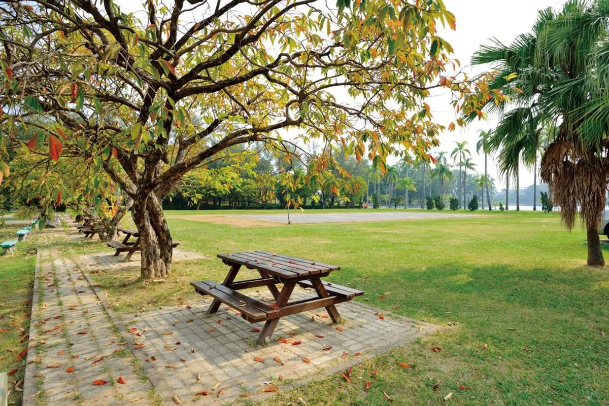 Patio, Garden in Chengching Lakefront Resort