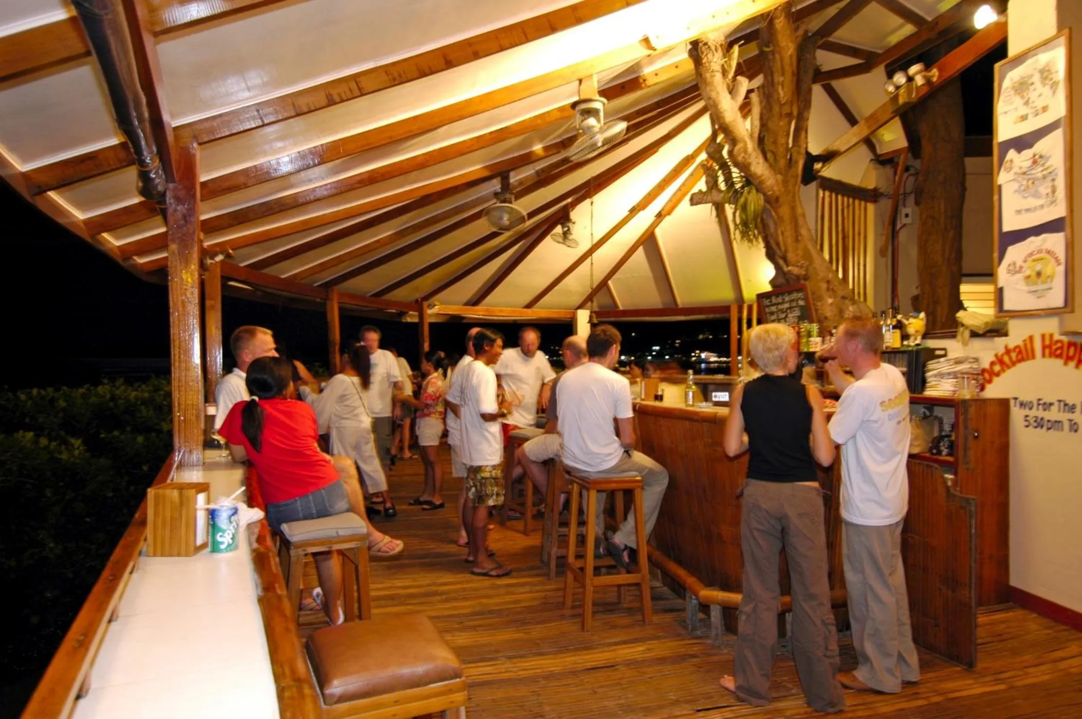 Lounge or bar in El Galleon Beach Resort