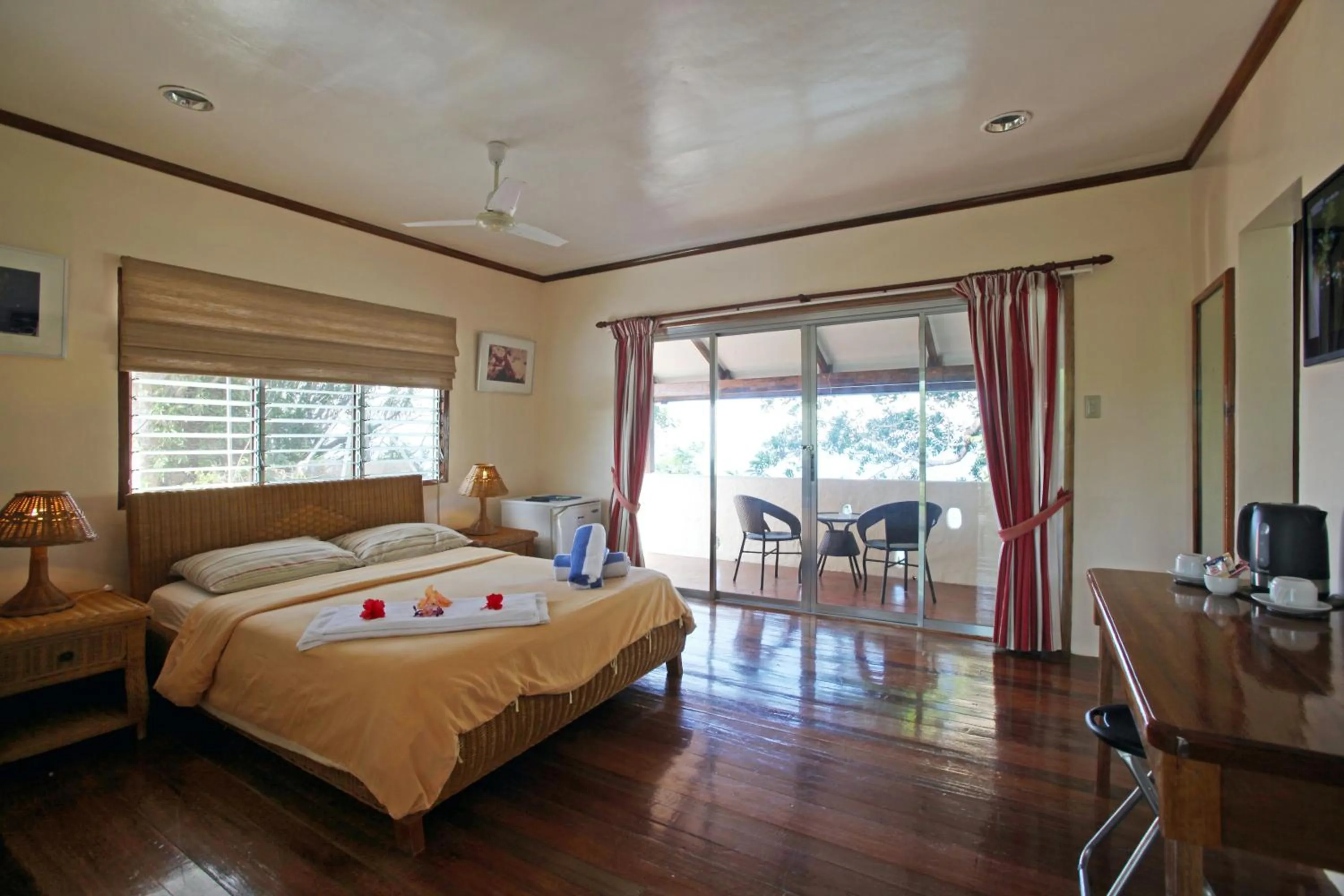 Bed in El Galleon Beach Resort