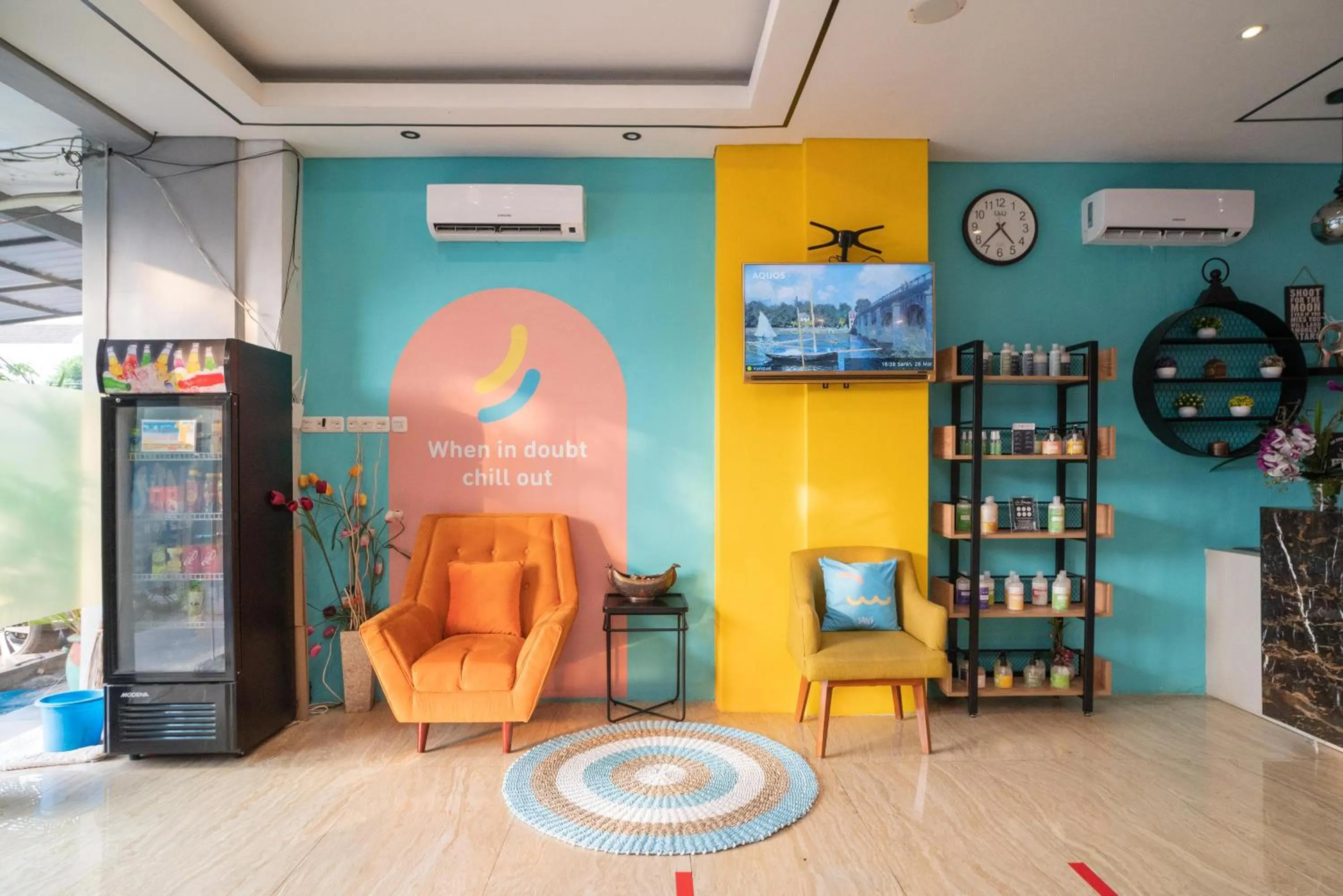 Lobby or reception in Sans Hotel Kupang Indah Surabaya