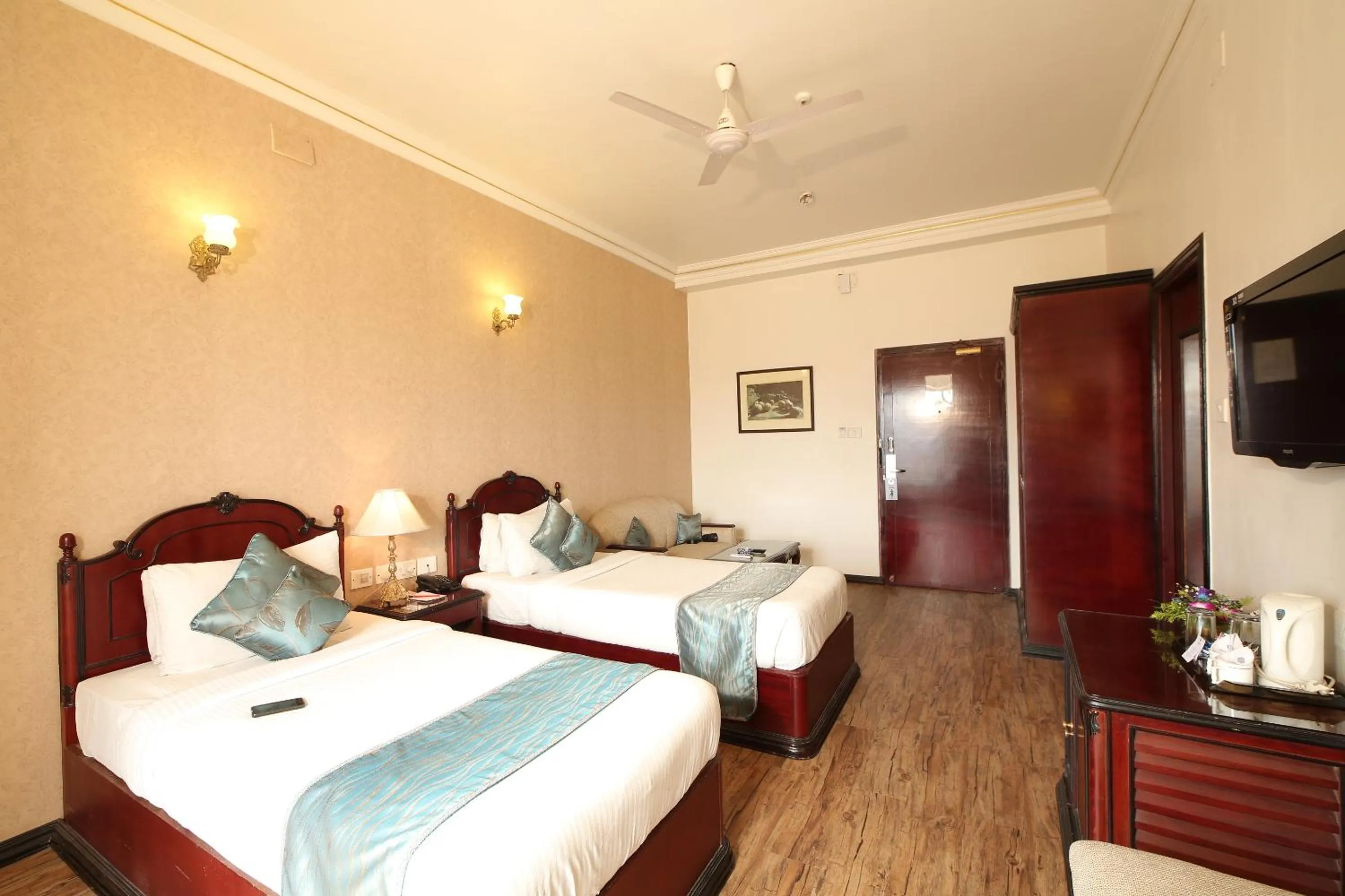 Bedroom, Bed in The Lindsay