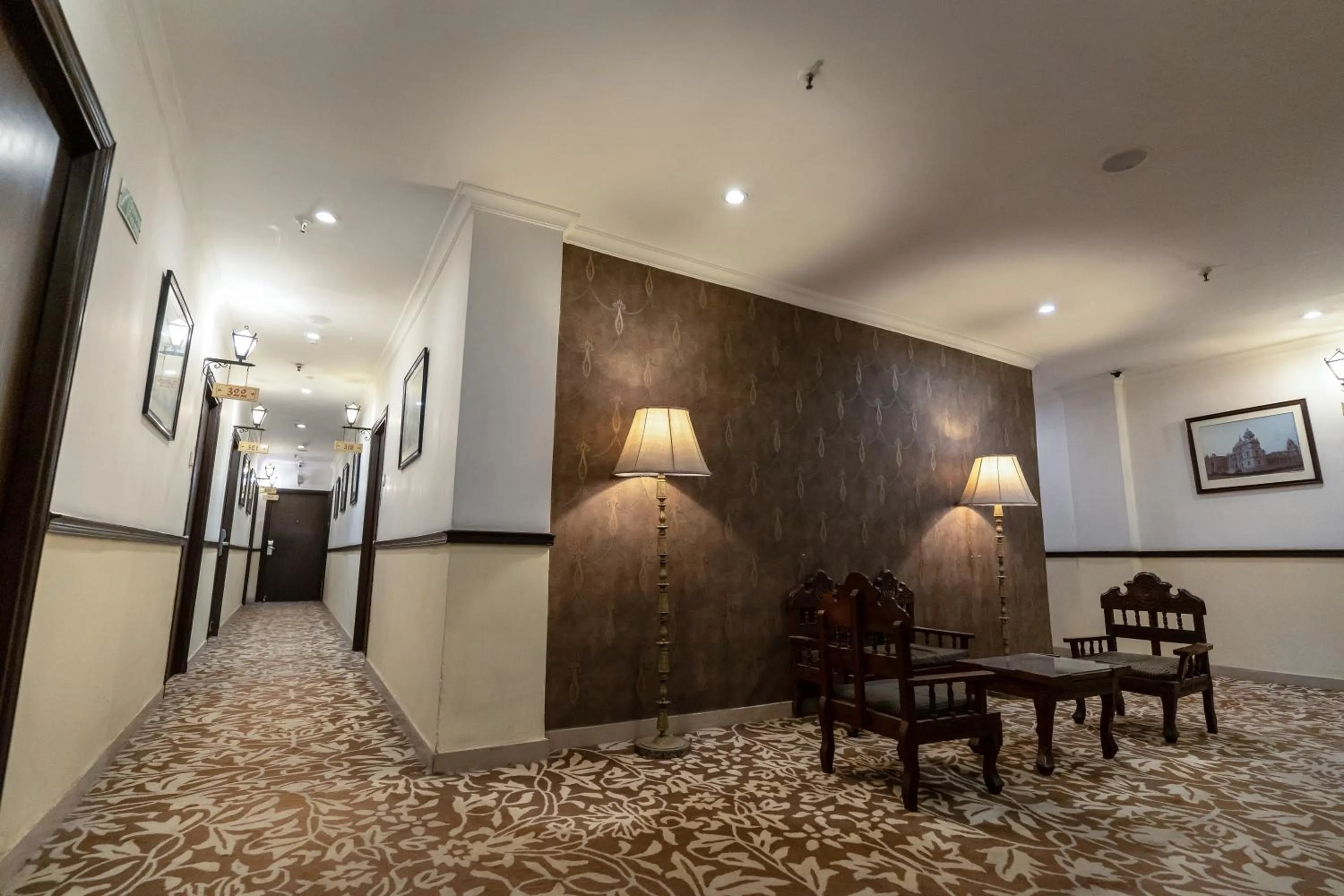 Inner courtyard view in The Lindsay