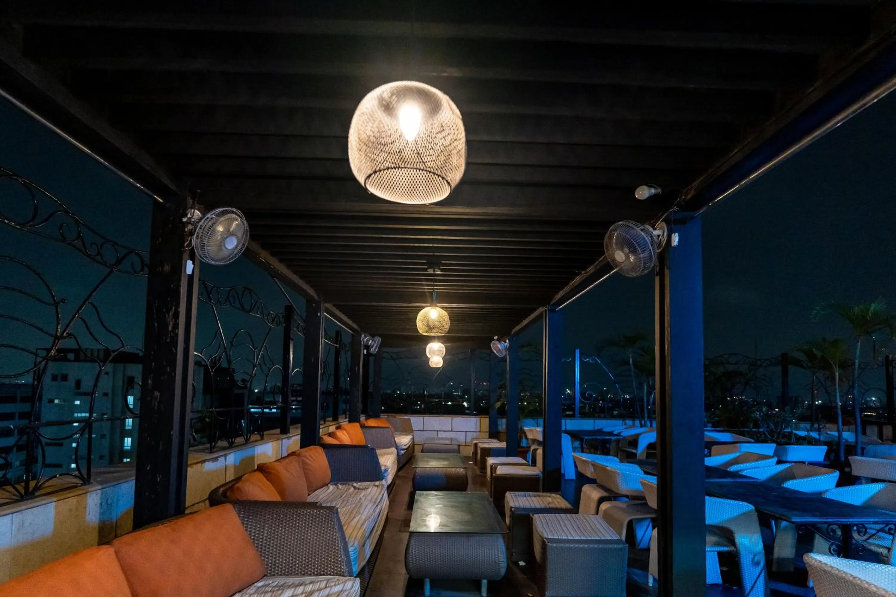 Restaurant/places to eat in The Lindsay