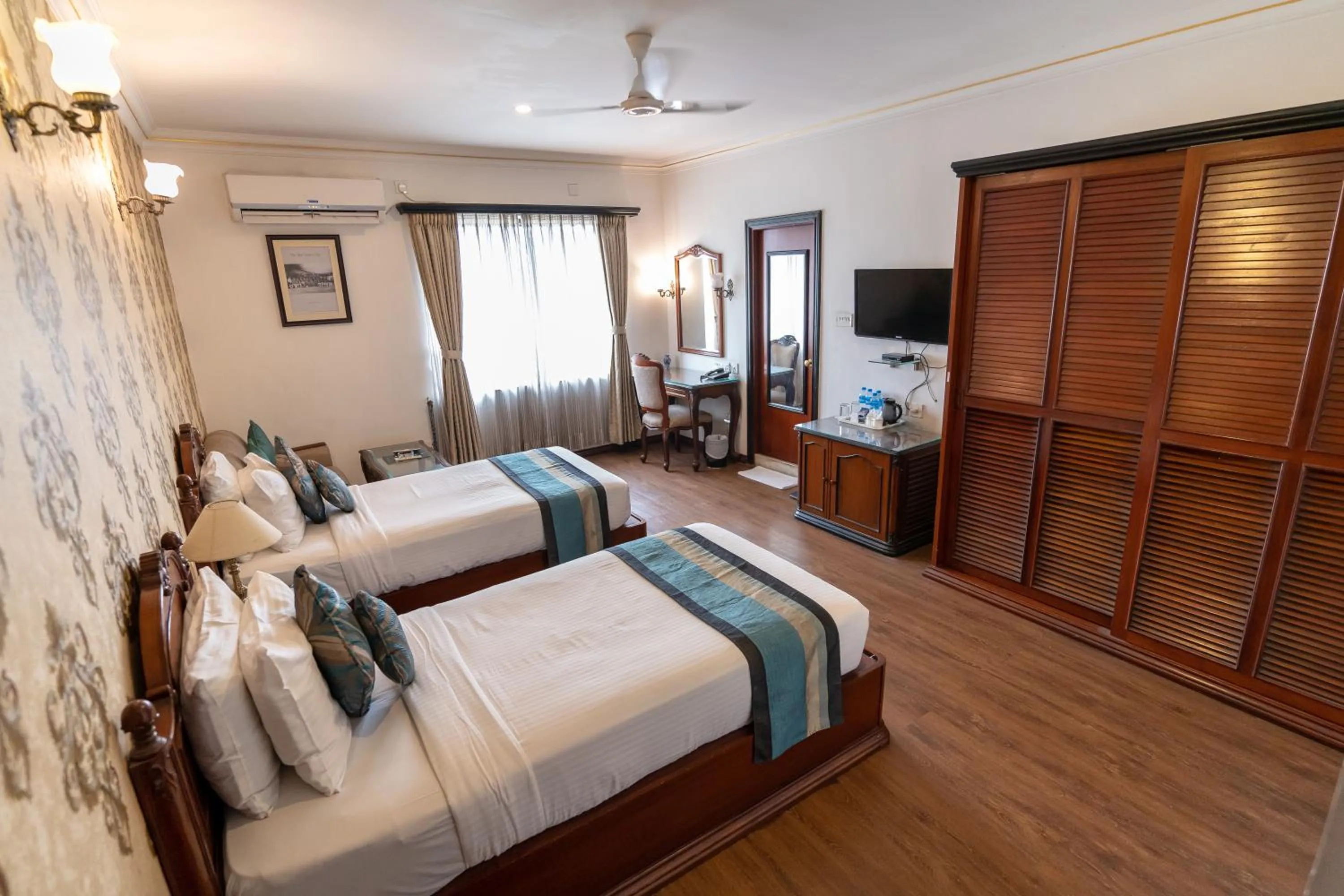 Bedroom, Bed in The Lindsay