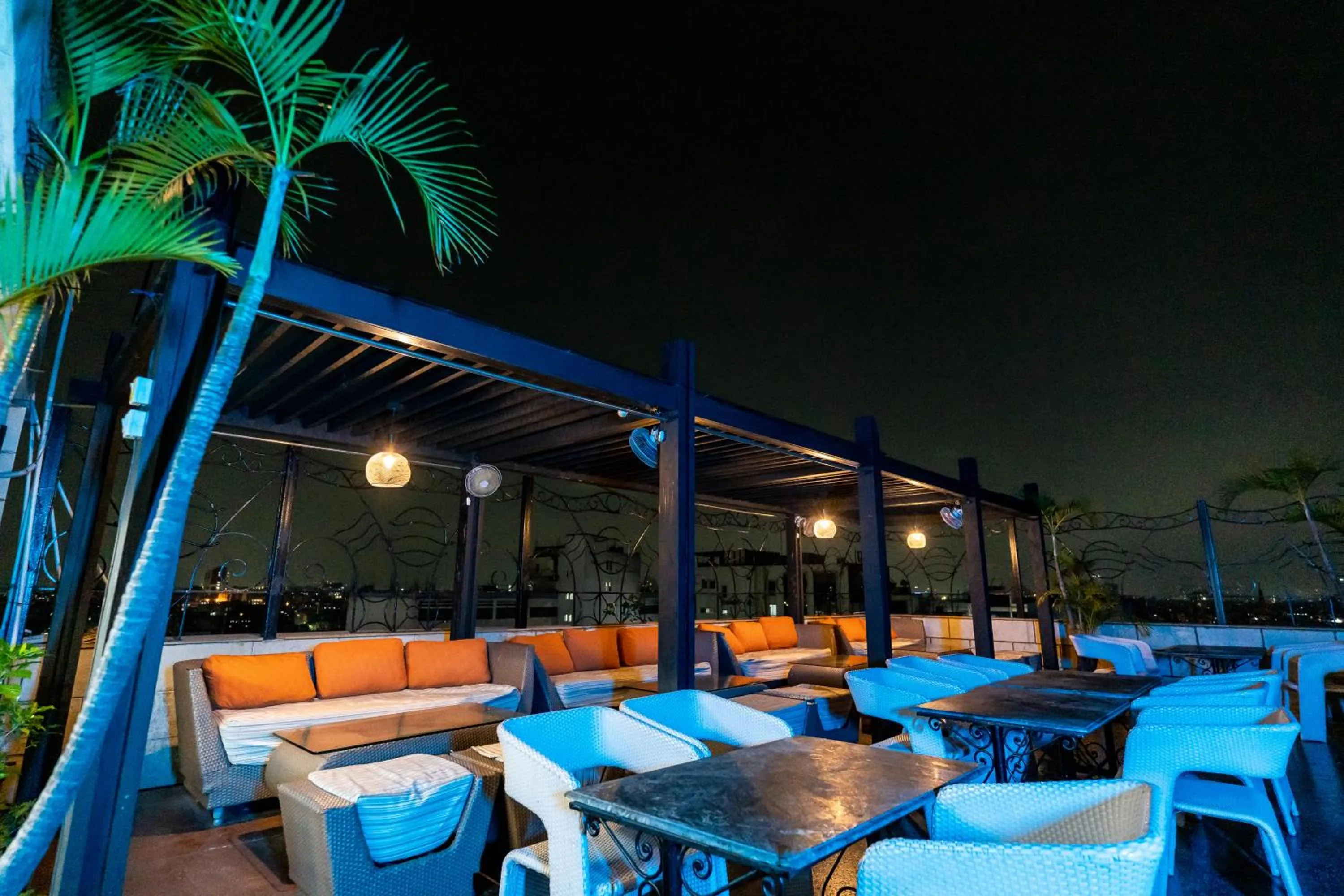 Restaurant/places to eat in The Lindsay