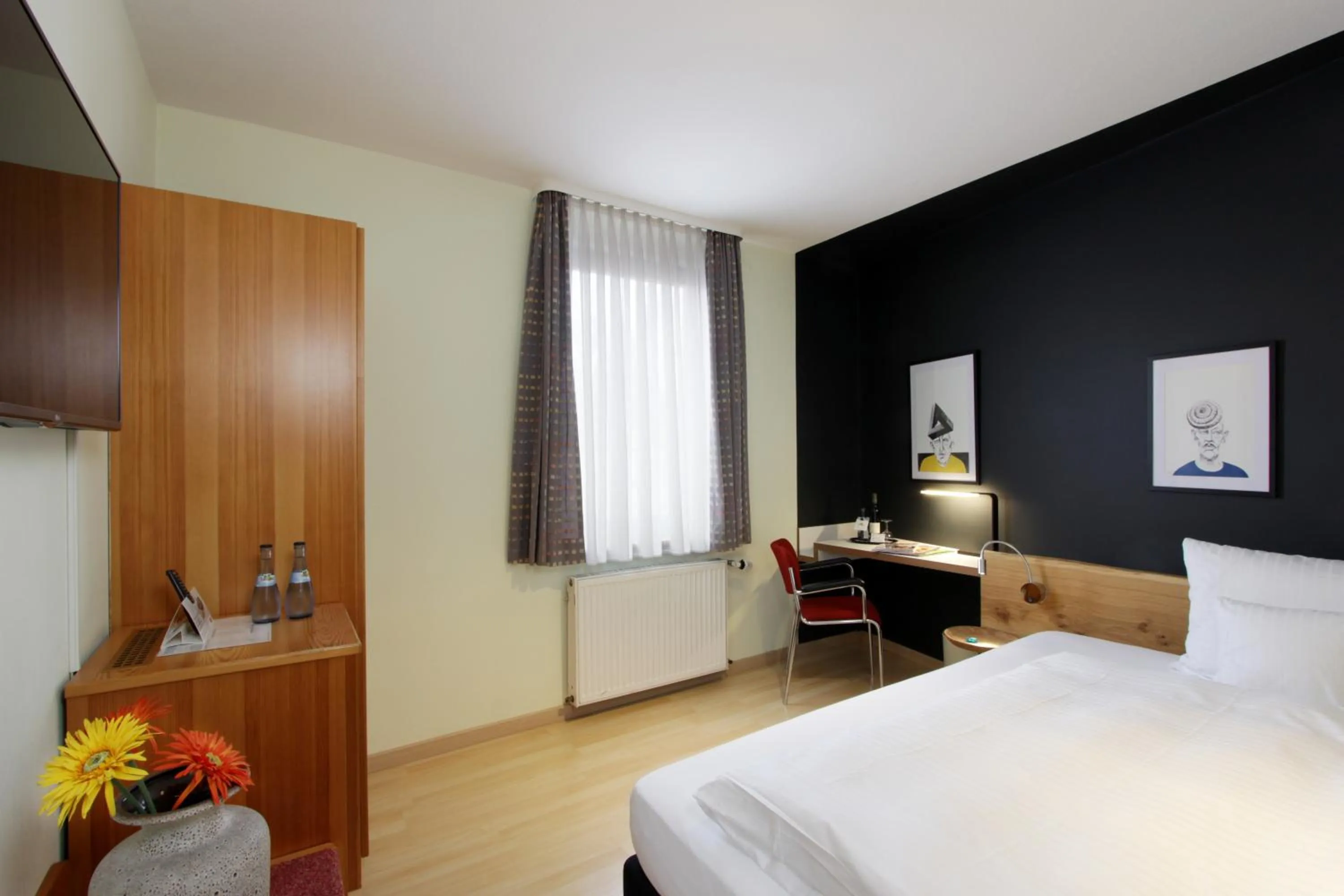 Photo of the whole room, Bed in Hotel Restaurant Reichsadler