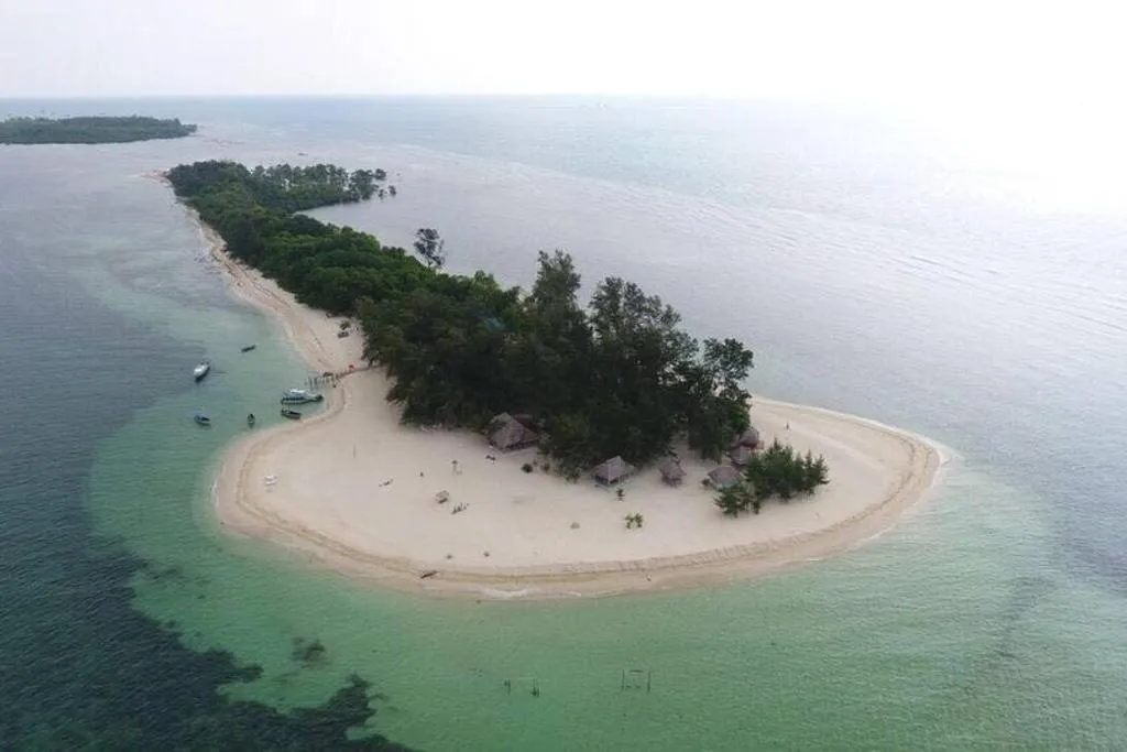 Bird's eye view in Ten RooMs