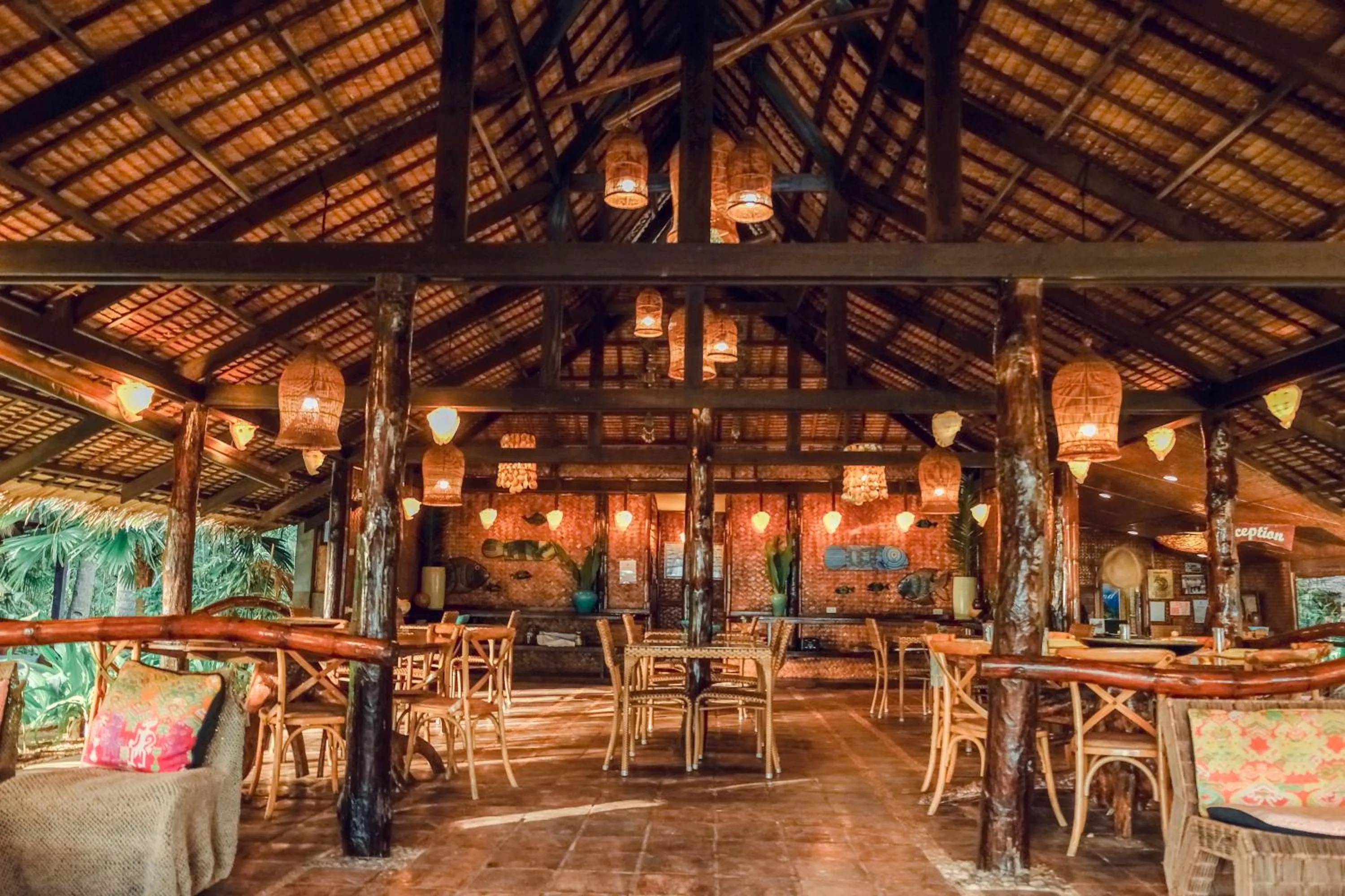 Restaurant/places to eat in Flower Island Resort