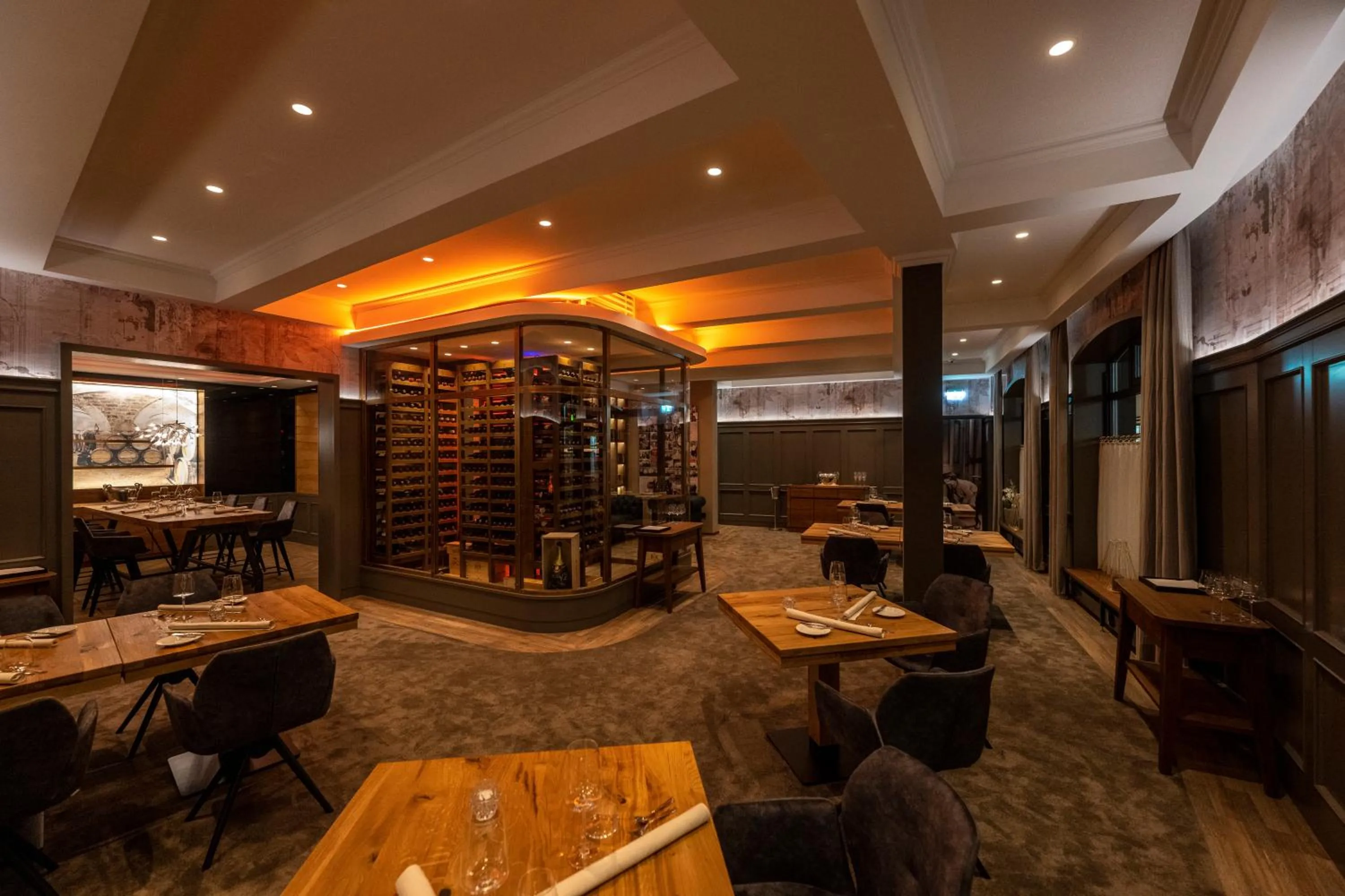 Restaurant/places to eat in Ratshotel