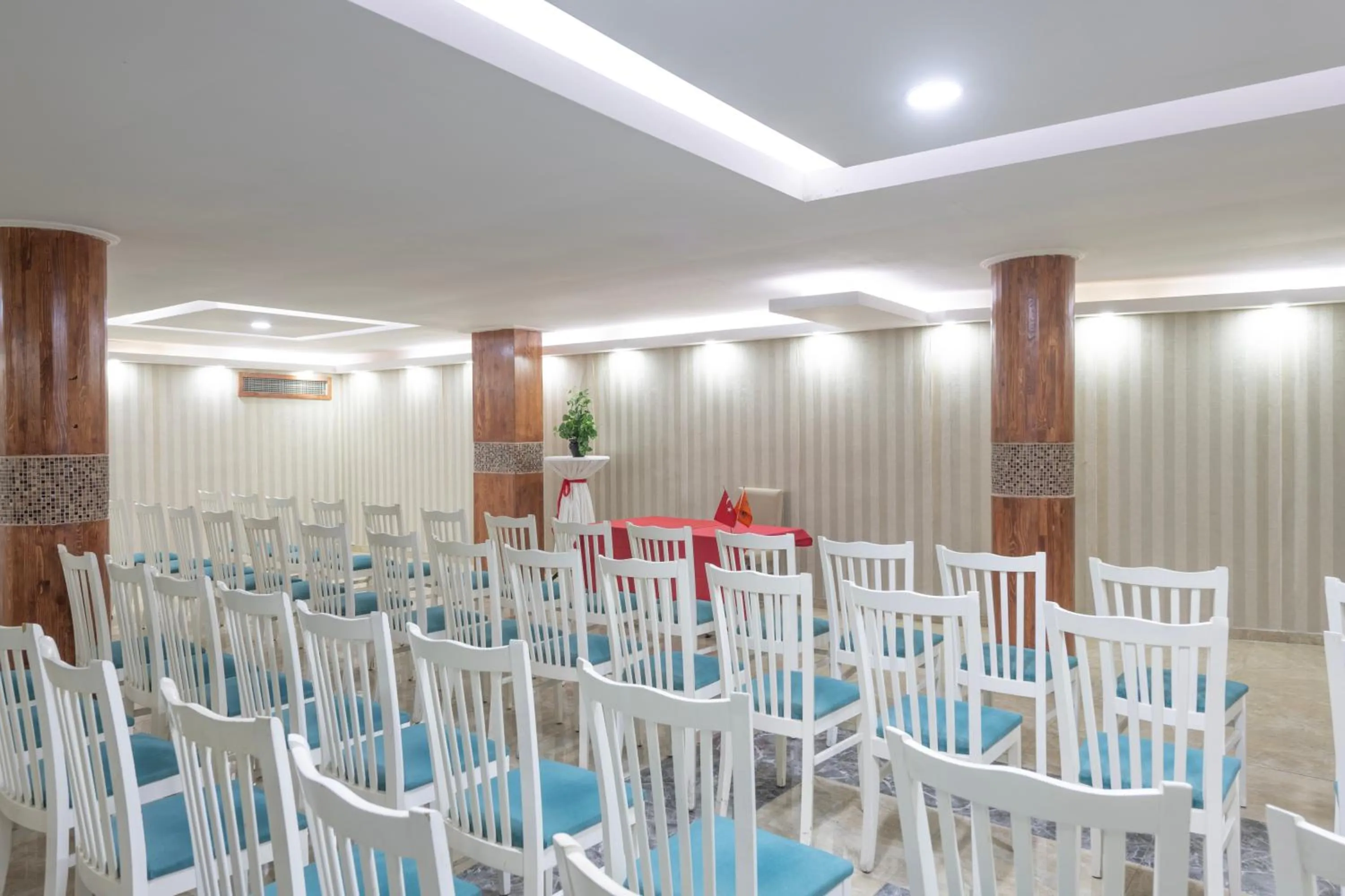 Meeting/conference room in Lims Bona Dea Beach Hotel