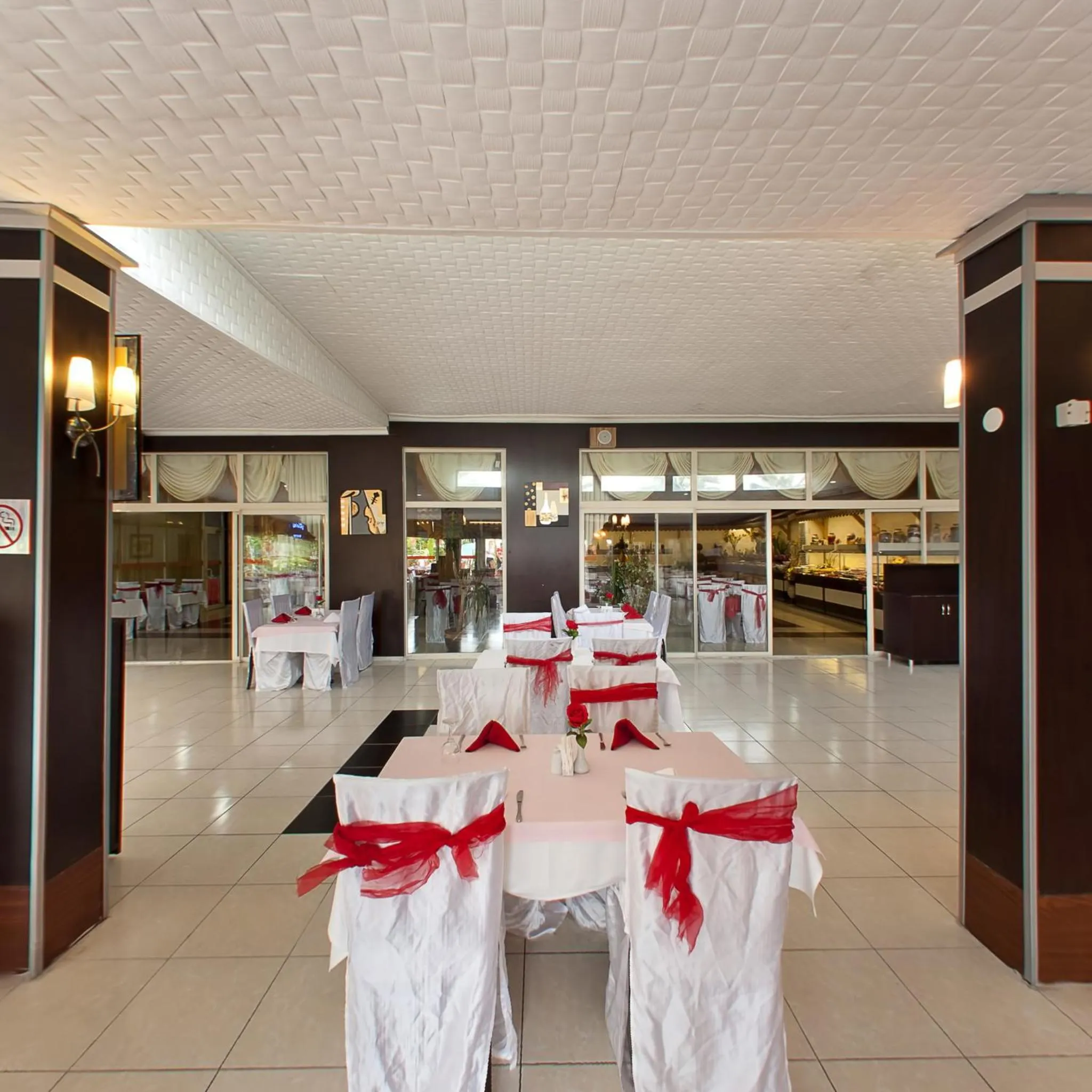 Restaurant/places to eat in Lims Bona Dea Beach Hotel