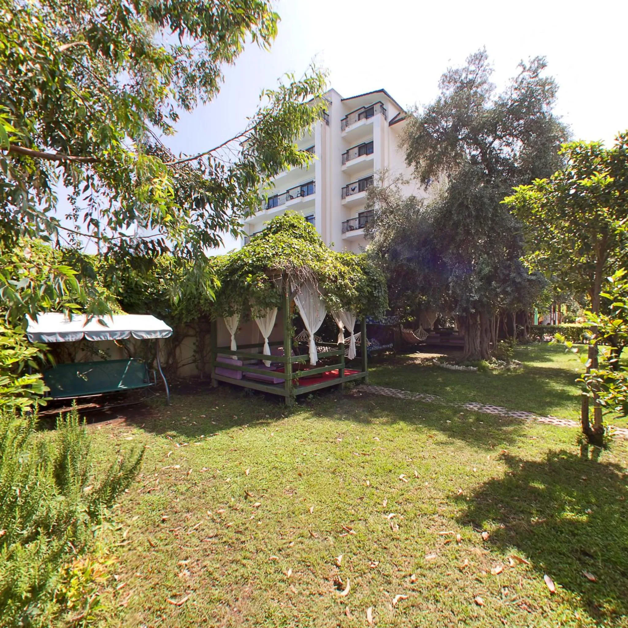 Garden in Lims Bona Dea Beach Hotel