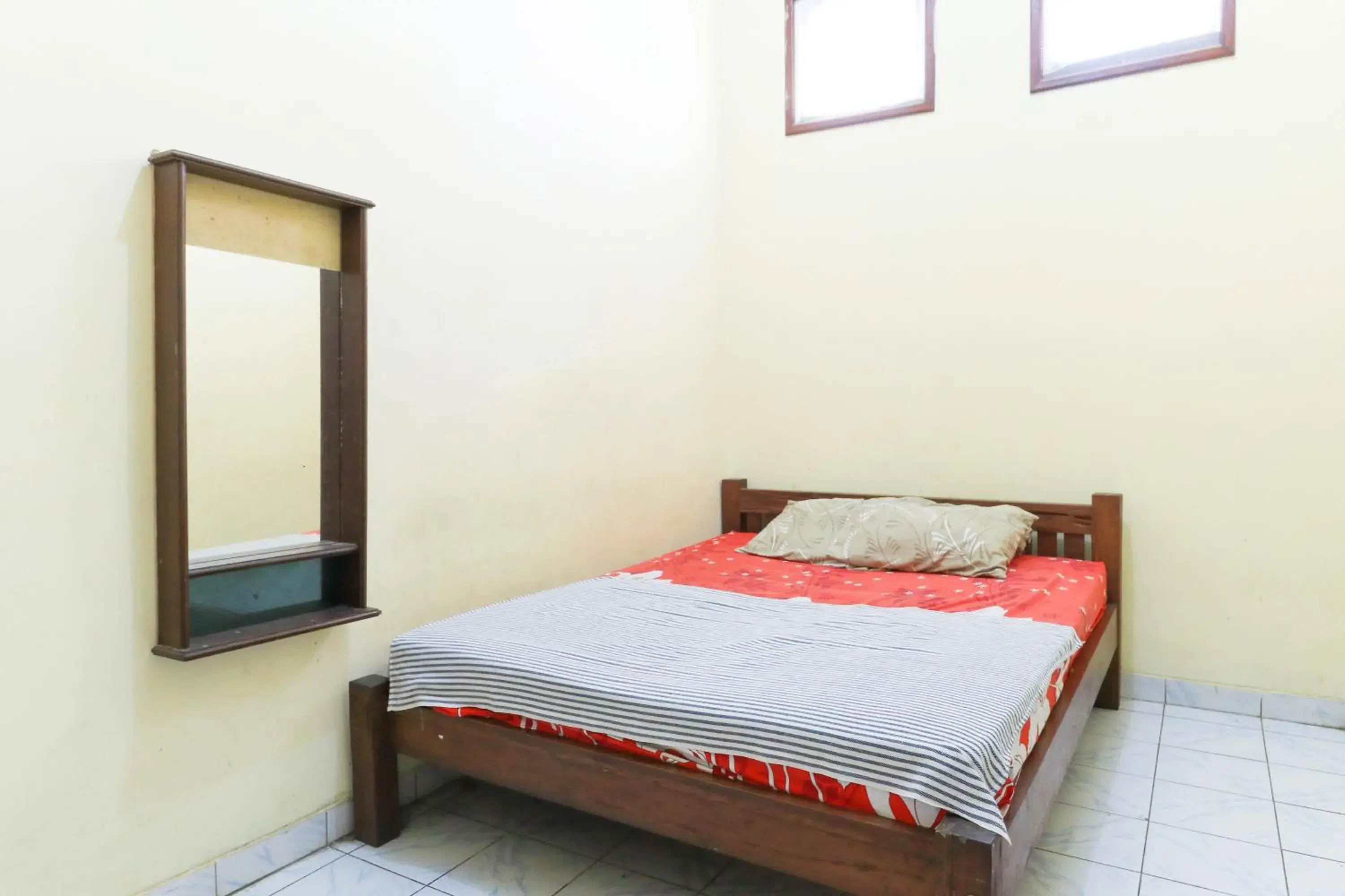 Budget Double Room in Hotel Erysa Juanda Budget Double Room in Hotel Erysa Juanda