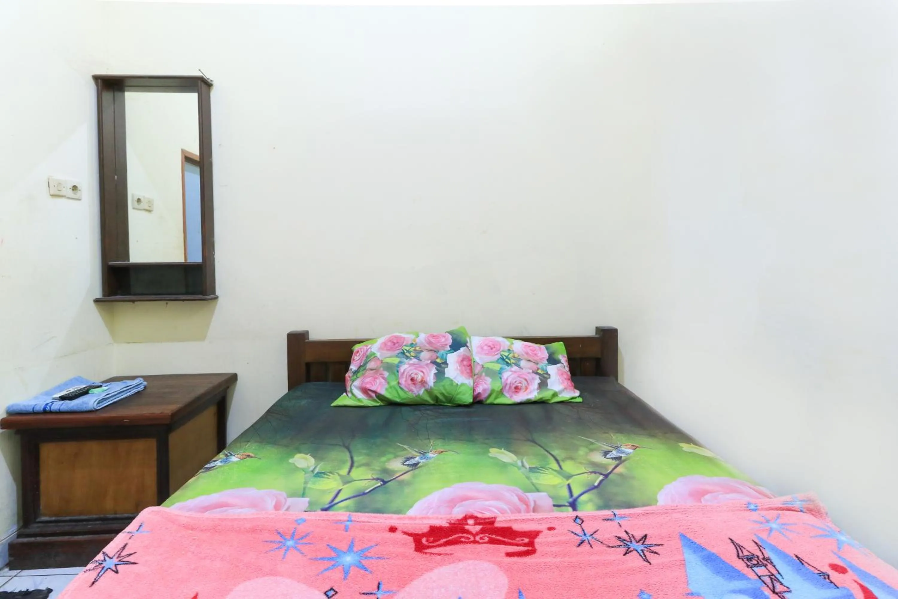 Seating area in Hotel Erysa Juanda