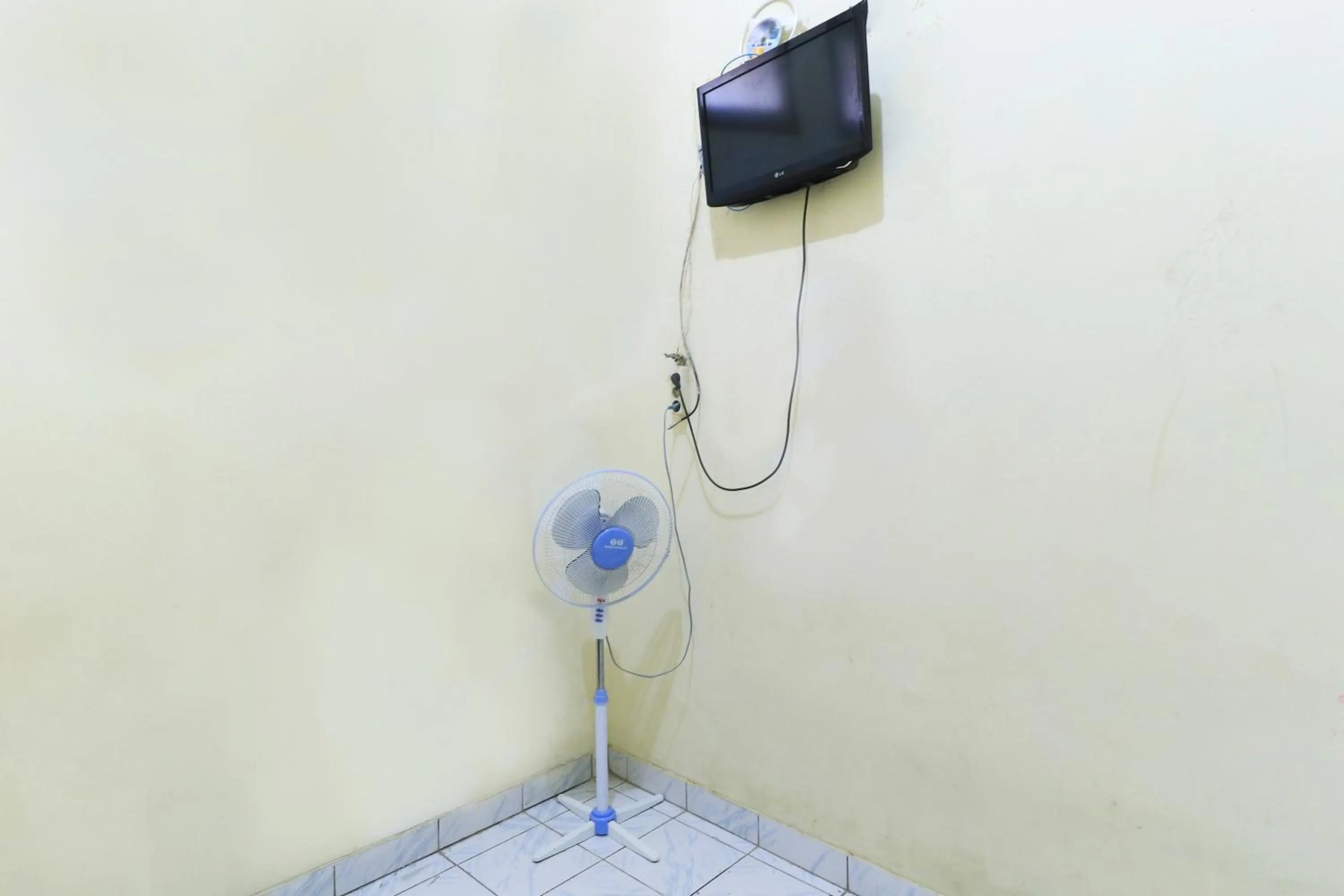 TV and multimedia in Hotel Erysa Juanda