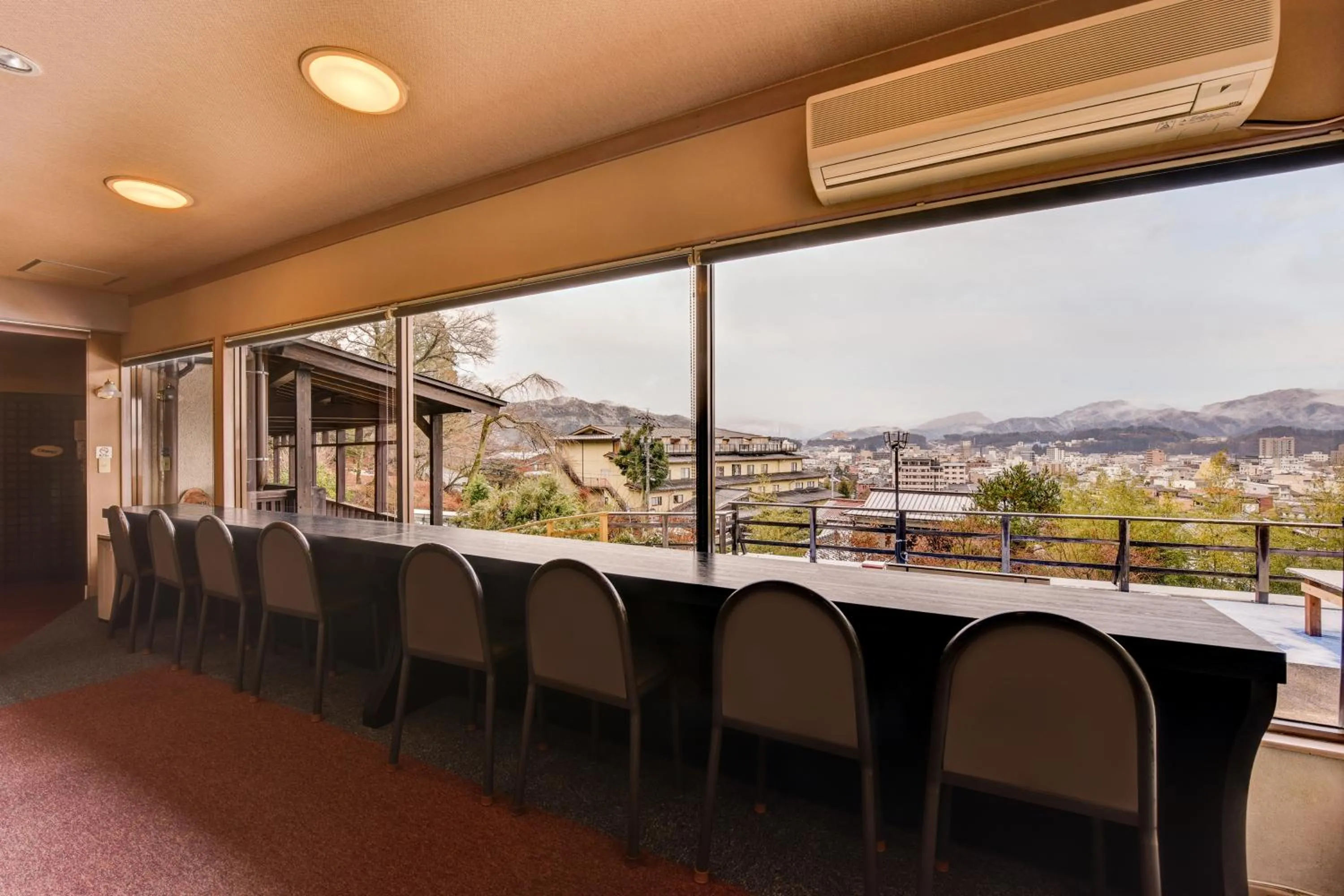 Communal lounge/ TV room in Hidatakayama Futarishizuka Hakuun