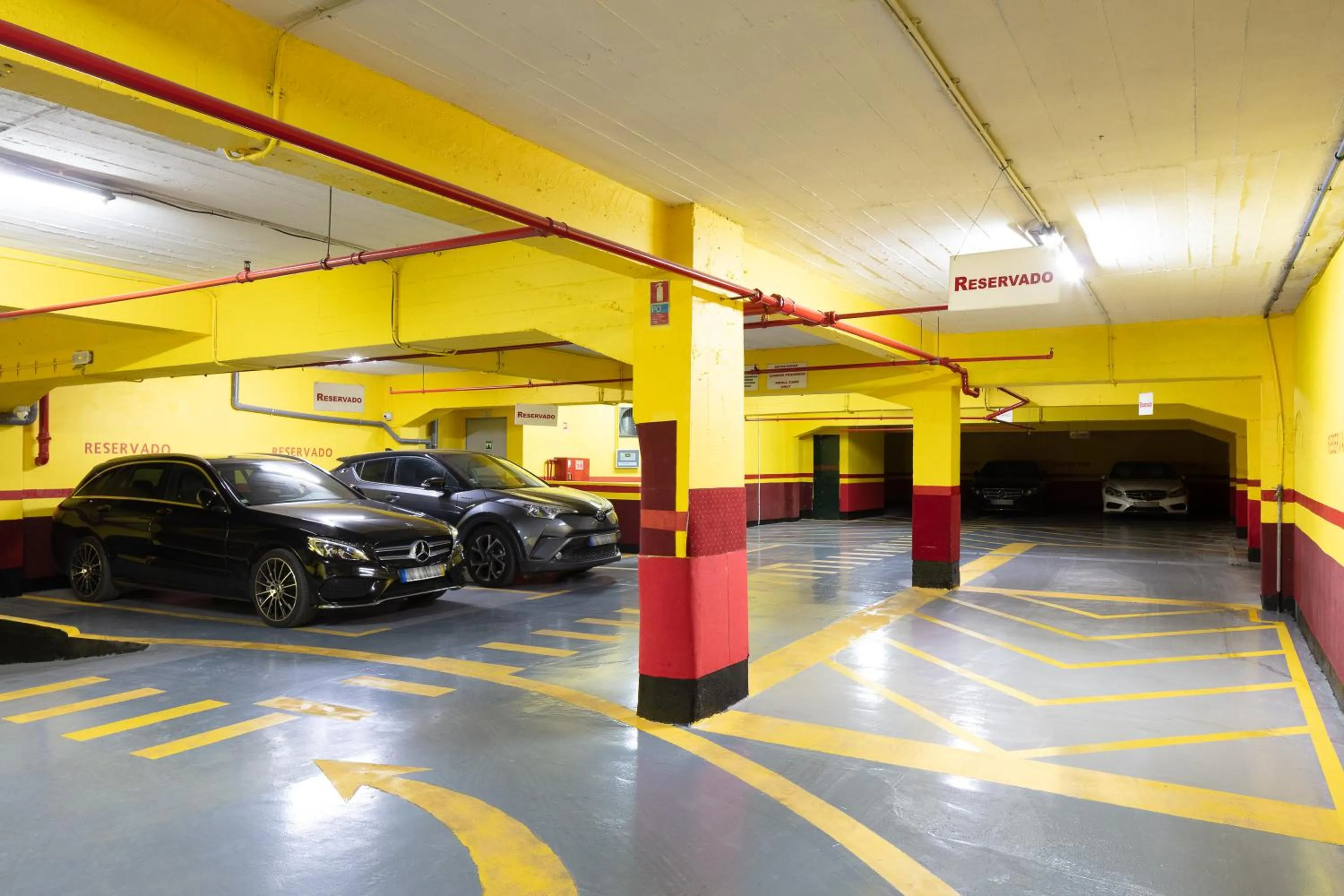 Property building in Hotel Anjos