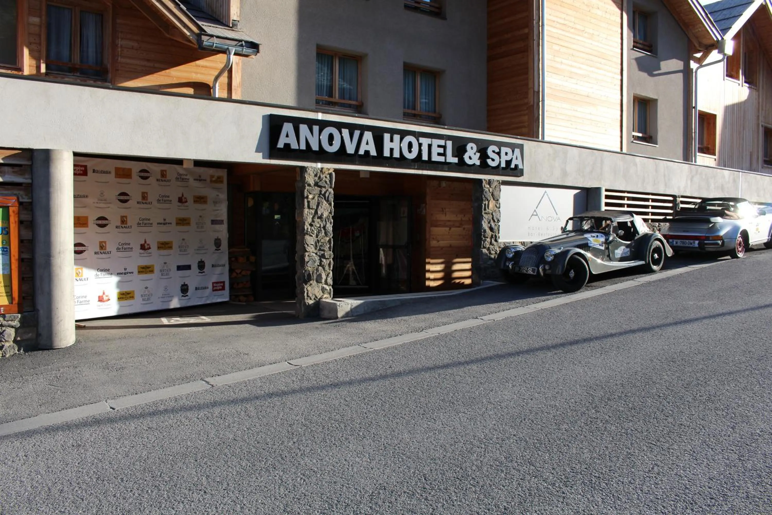 Facade/entrance in Anova Hotel & Spa